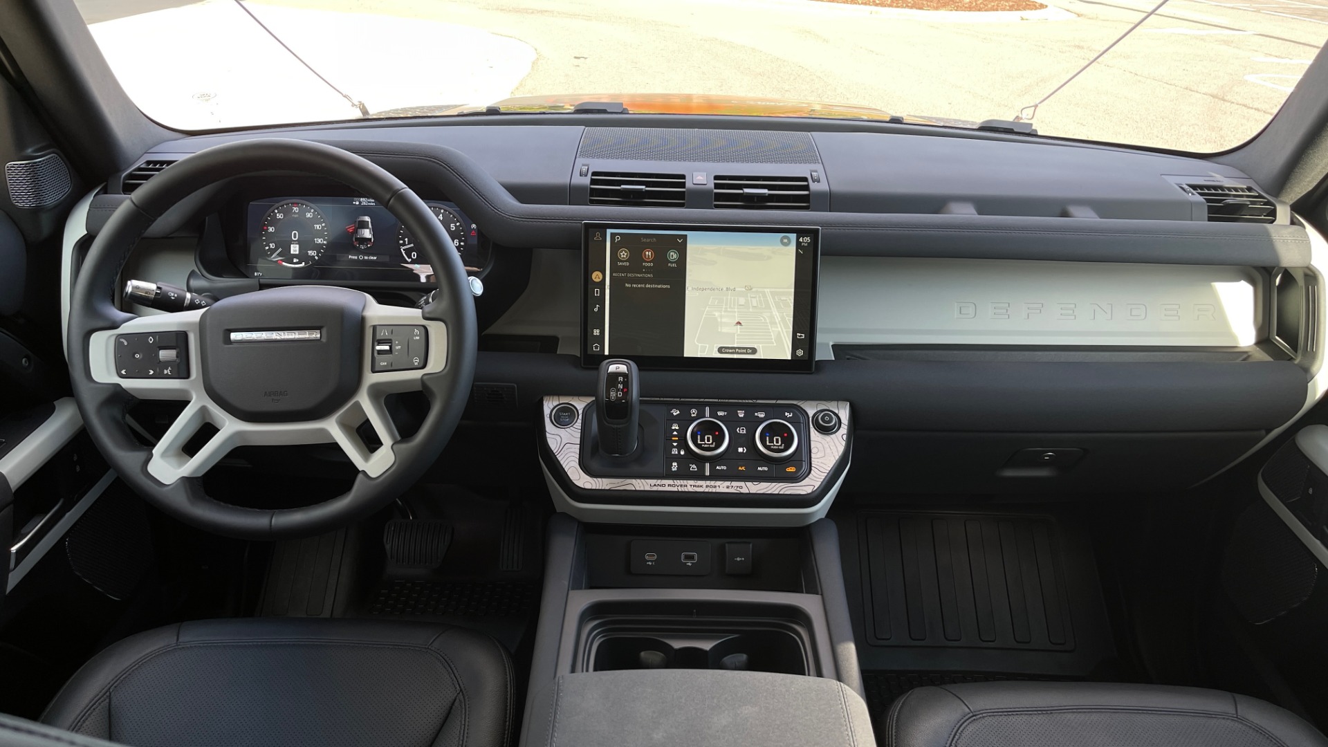 Used 2022 Land Rover DEFENDER 110 S / TREK PACK / AIR SUSP / OFF-ROAD PACK / 11.4 TOUCHSCREEN for sale Sold at Formula Imports in Charlotte NC 28227 121
