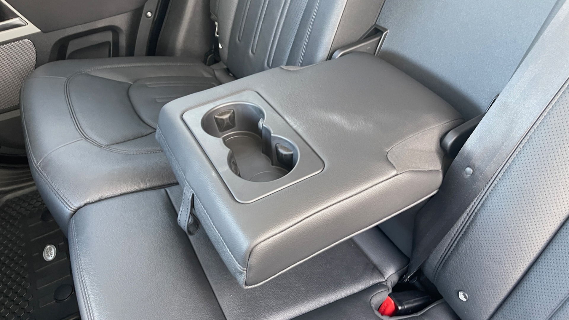 Used 2022 Land Rover DEFENDER 110 S / TREK PACK / AIR SUSP / OFF-ROAD PACK / 11.4 TOUCHSCREEN for sale Sold at Formula Imports in Charlotte NC 28227 122