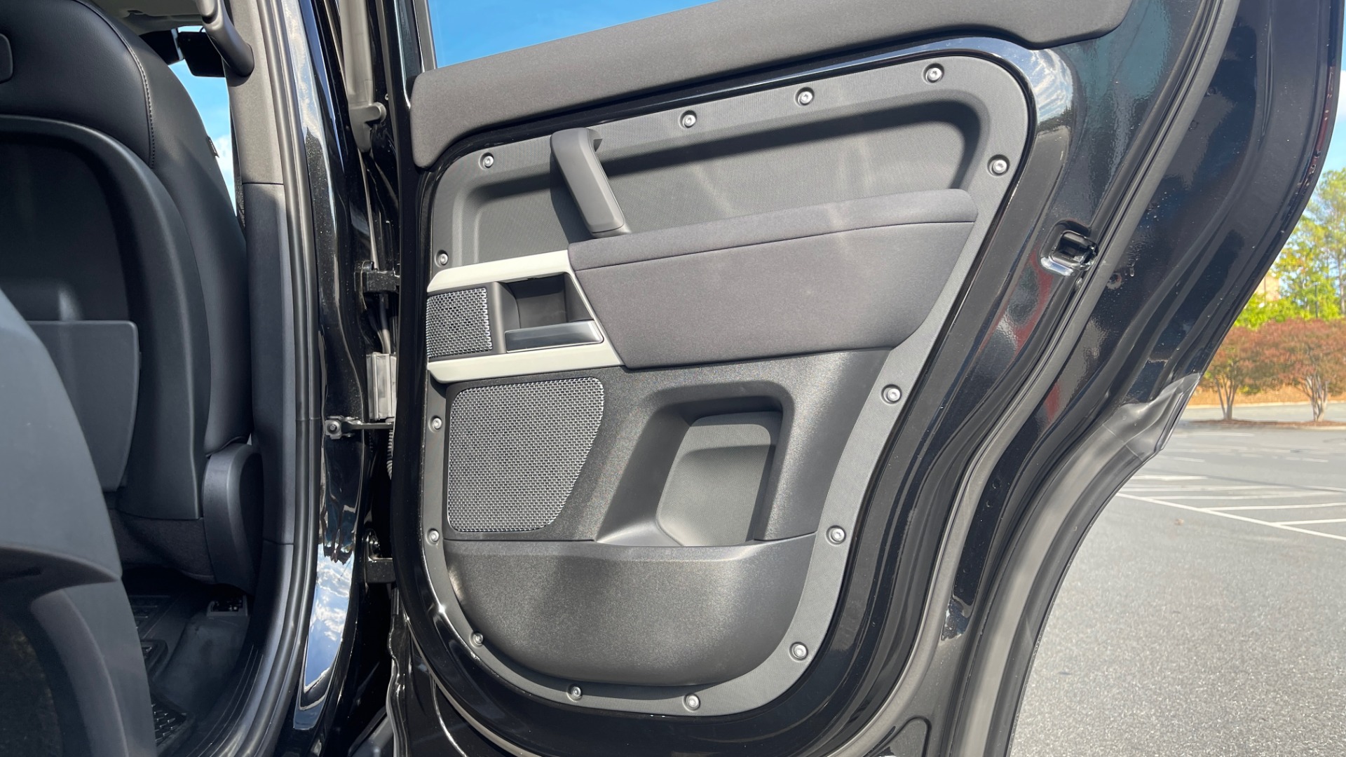 Used 2022 Land Rover DEFENDER 110 S / TREK PACK / AIR SUSP / OFF-ROAD PACK / 11.4 TOUCHSCREEN for sale Sold at Formula Imports in Charlotte NC 28227 124
