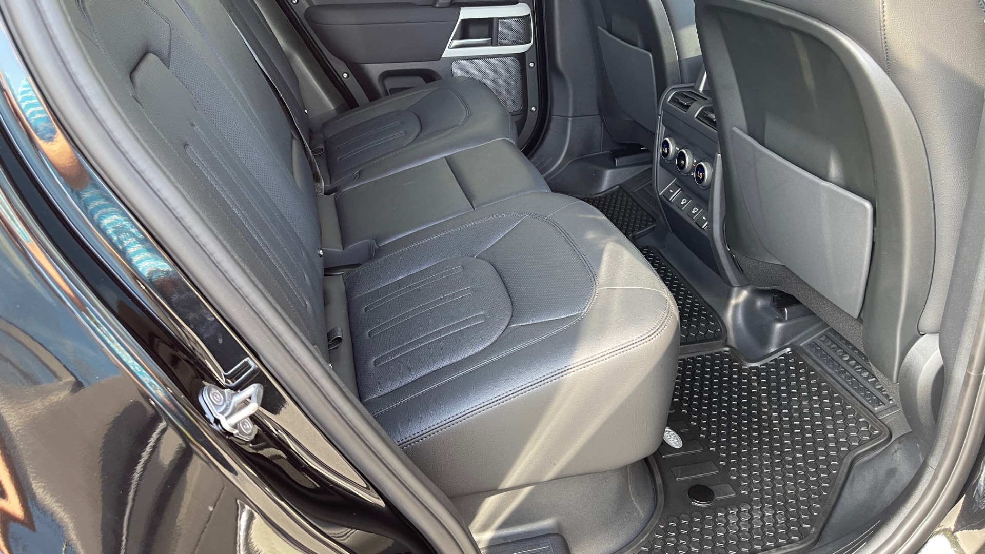 Used 2022 Land Rover DEFENDER 110 S / TREK PACK / AIR SUSP / OFF-ROAD PACK / 11.4 TOUCHSCREEN for sale Sold at Formula Imports in Charlotte NC 28227 125