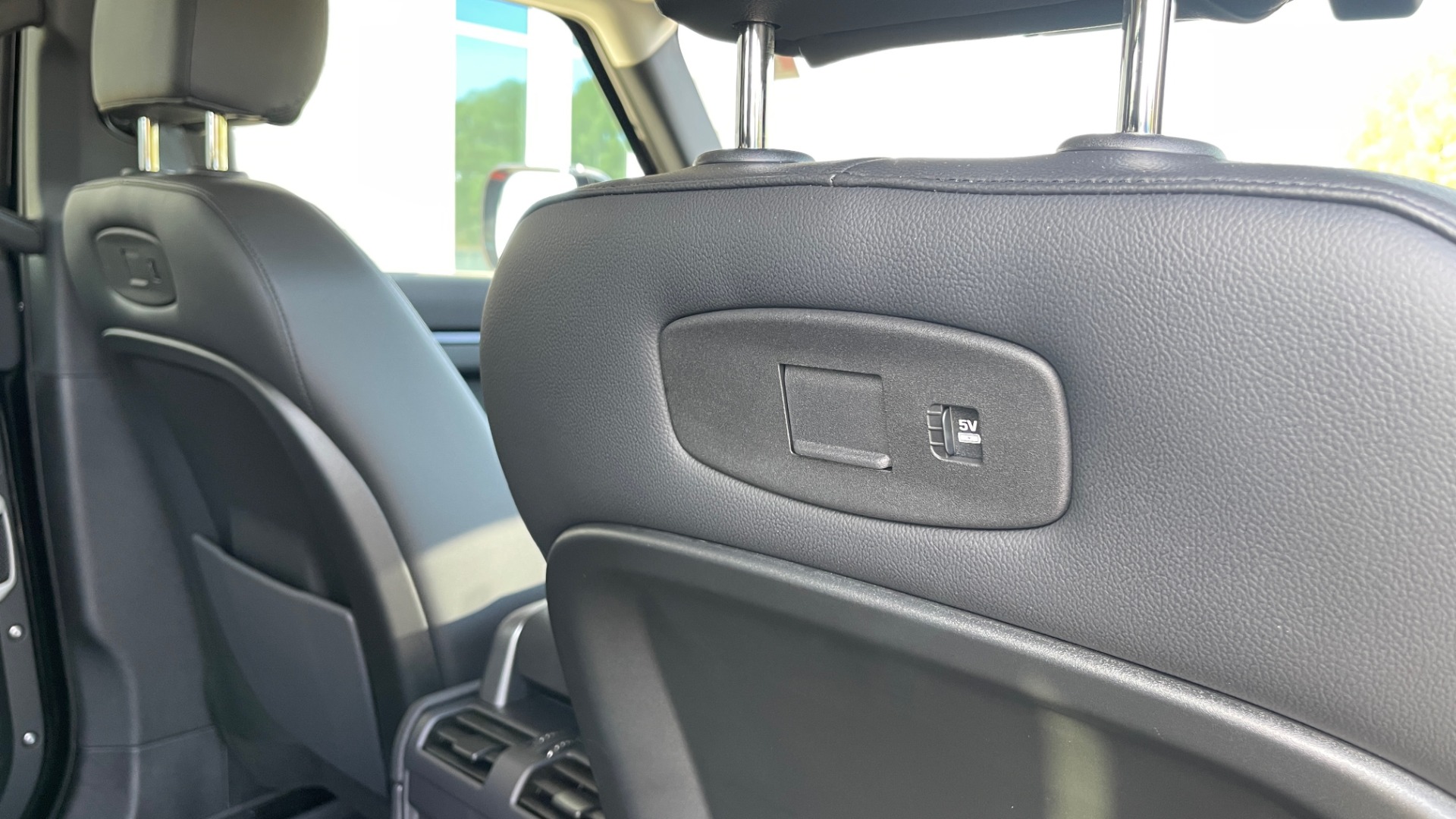 Used 2022 Land Rover DEFENDER 110 S / TREK PACK / AIR SUSP / OFF-ROAD PACK / 11.4 TOUCHSCREEN for sale Sold at Formula Imports in Charlotte NC 28227 128