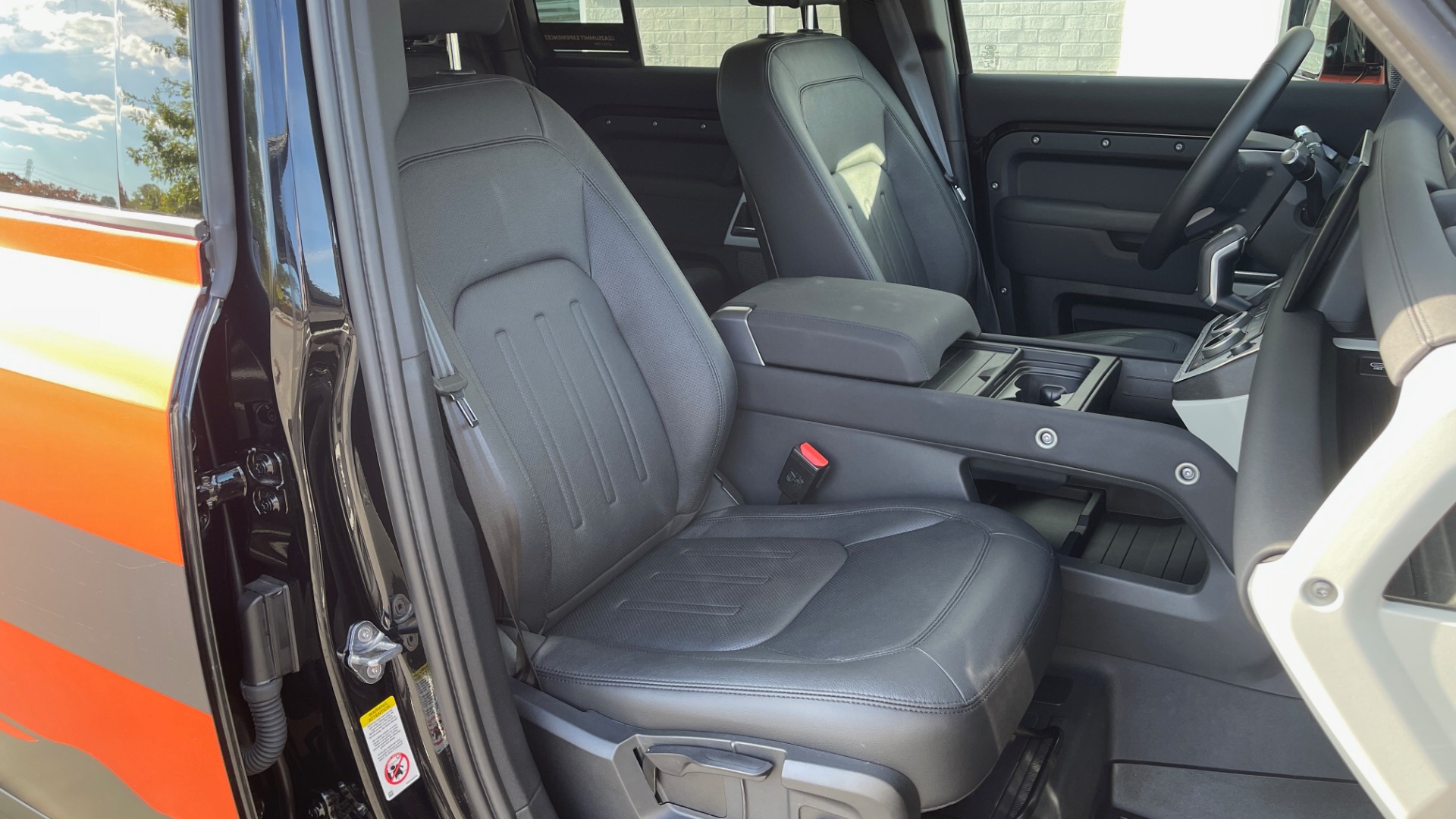Used 2022 Land Rover DEFENDER 110 S / TREK PACK / AIR SUSP / OFF-ROAD PACK / 11.4 TOUCHSCREEN for sale Sold at Formula Imports in Charlotte NC 28227 133