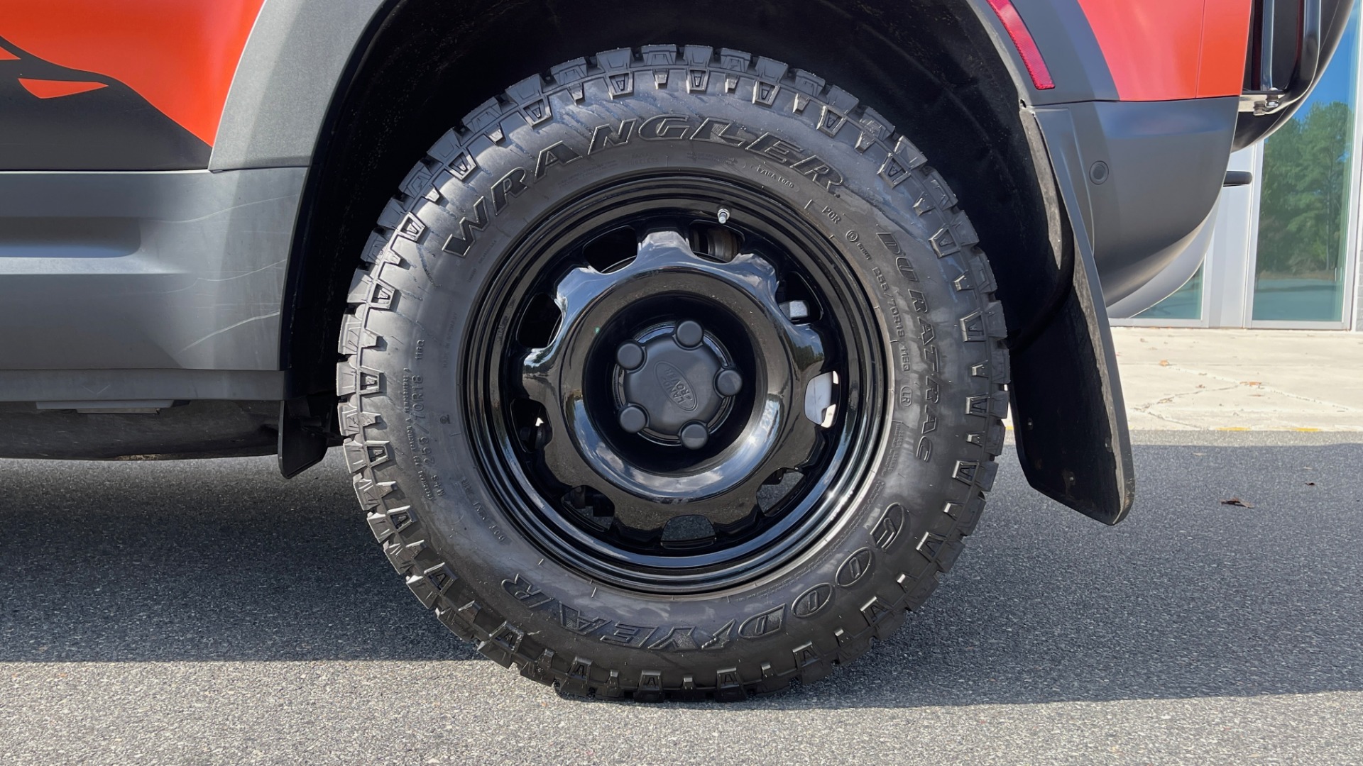 Used 2022 Land Rover DEFENDER 110 S / TREK PACK / AIR SUSP / OFF-ROAD PACK / 11.4 TOUCHSCREEN for sale Sold at Formula Imports in Charlotte NC 28227 135