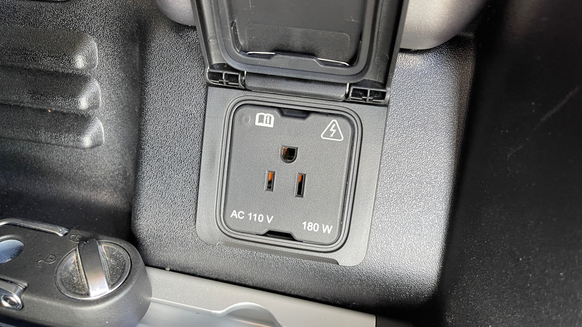 Used 2022 Land Rover DEFENDER 110 S / TREK PACK / AIR SUSP / OFF-ROAD PACK / 11.4 TOUCHSCREEN for sale Sold at Formula Imports in Charlotte NC 28227 68