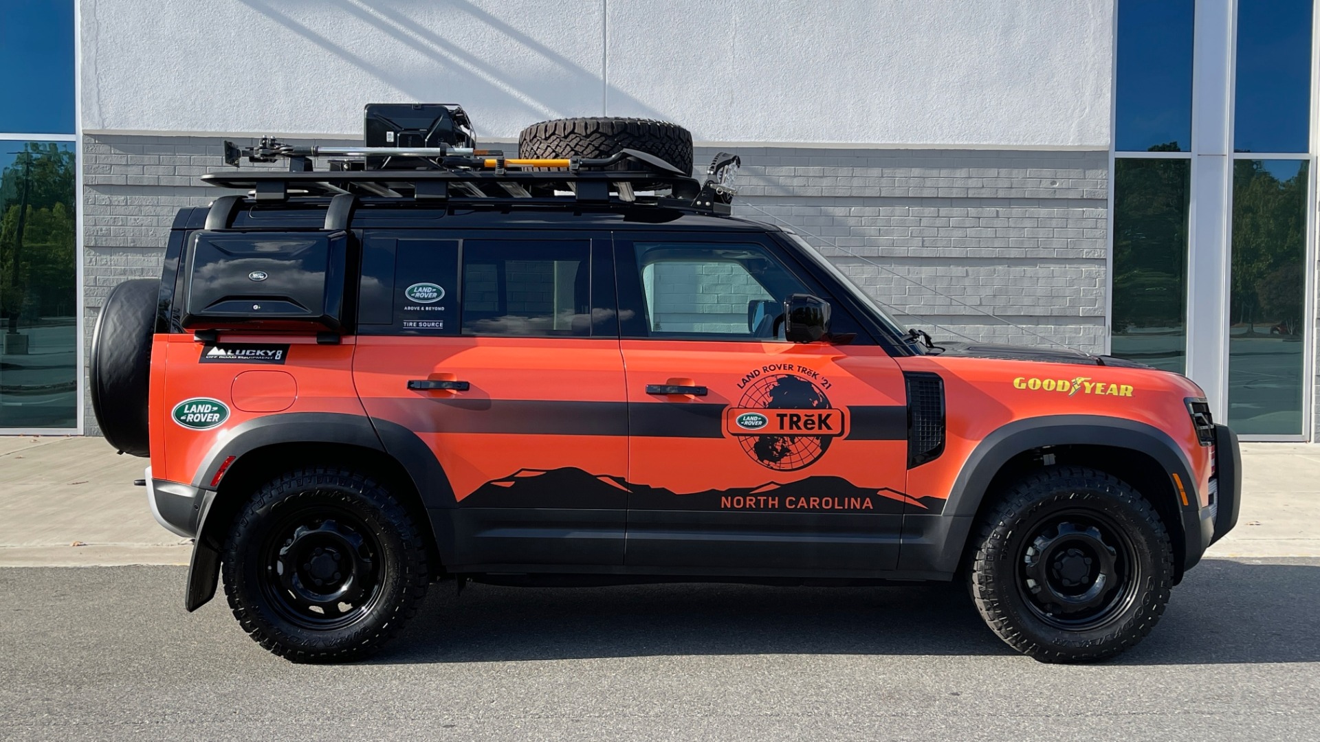 Used 2022 Land Rover DEFENDER 110 S / TREK PACK / AIR SUSP / OFF-ROAD PACK / 11.4 TOUCHSCREEN for sale Sold at Formula Imports in Charlotte NC 28227 8