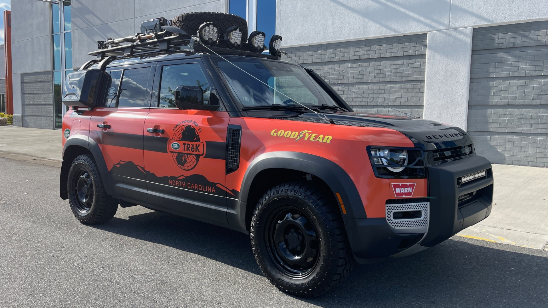 Used 2022 Land Rover DEFENDER 110 S / TREK PACK / AIR SUSP / OFF-ROAD PACK / 11.4 TOUCHSCREEN for sale Sold at Formula Imports in Charlotte NC 28227 81