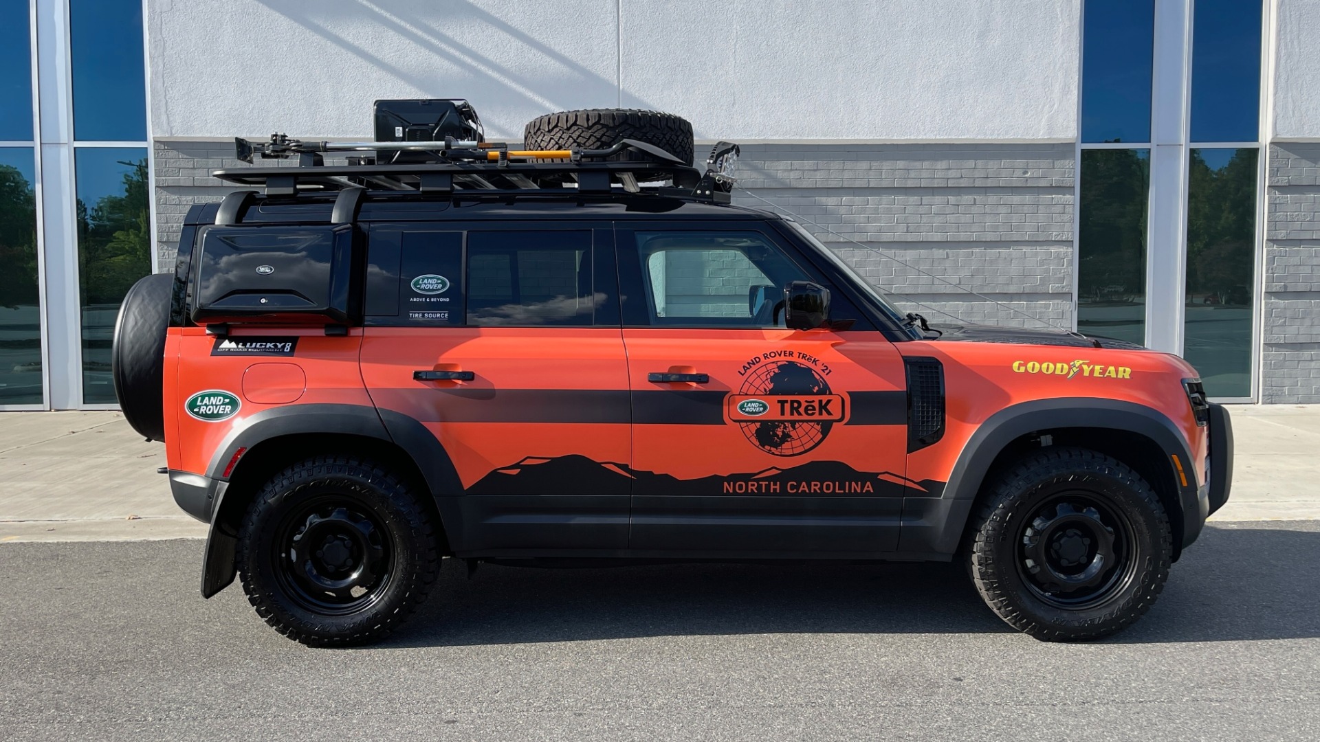 Used 2022 Land Rover DEFENDER 110 S / TREK PACK / AIR SUSP / OFF-ROAD PACK / 11.4 TOUCHSCREEN for sale Sold at Formula Imports in Charlotte NC 28227 82