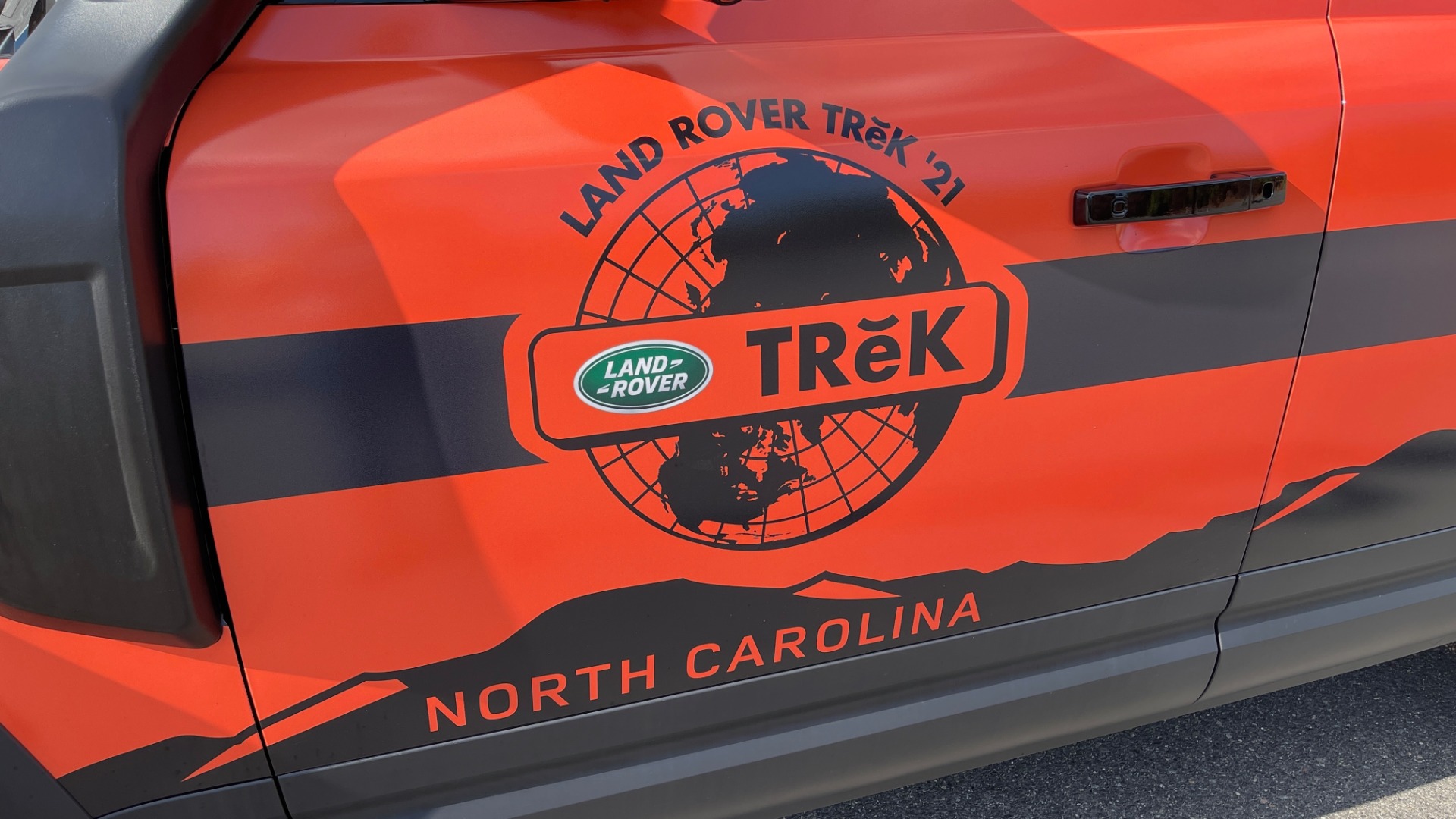 Used 2022 Land Rover DEFENDER 110 S / TREK PACK / AIR SUSP / OFF-ROAD PACK / 11.4 TOUCHSCREEN for sale Sold at Formula Imports in Charlotte NC 28227 9