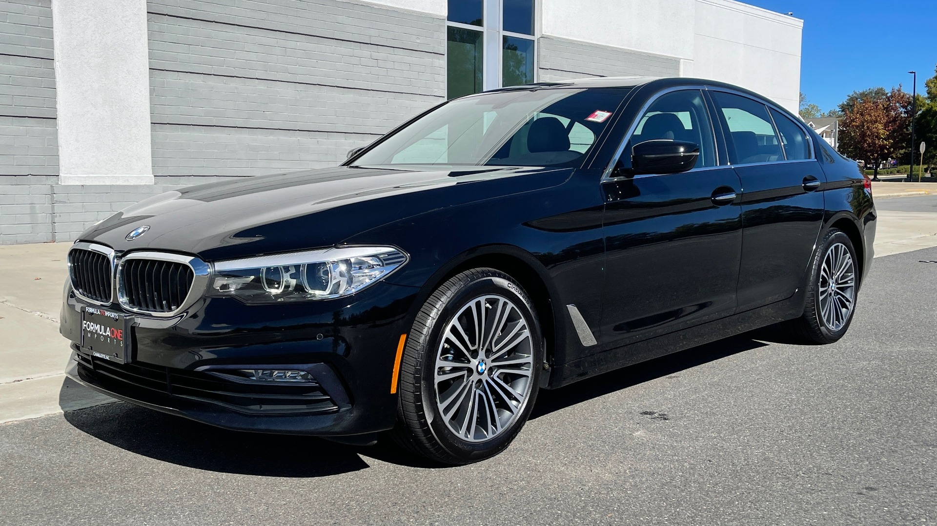 Used 2018 BMW 5 SERIES 530I XDRIVE 2.0L / 8-SPD AUTO / NAV / SUNROOF / REARVIEW for sale $33,295 at Formula Imports in Charlotte NC 28227 2