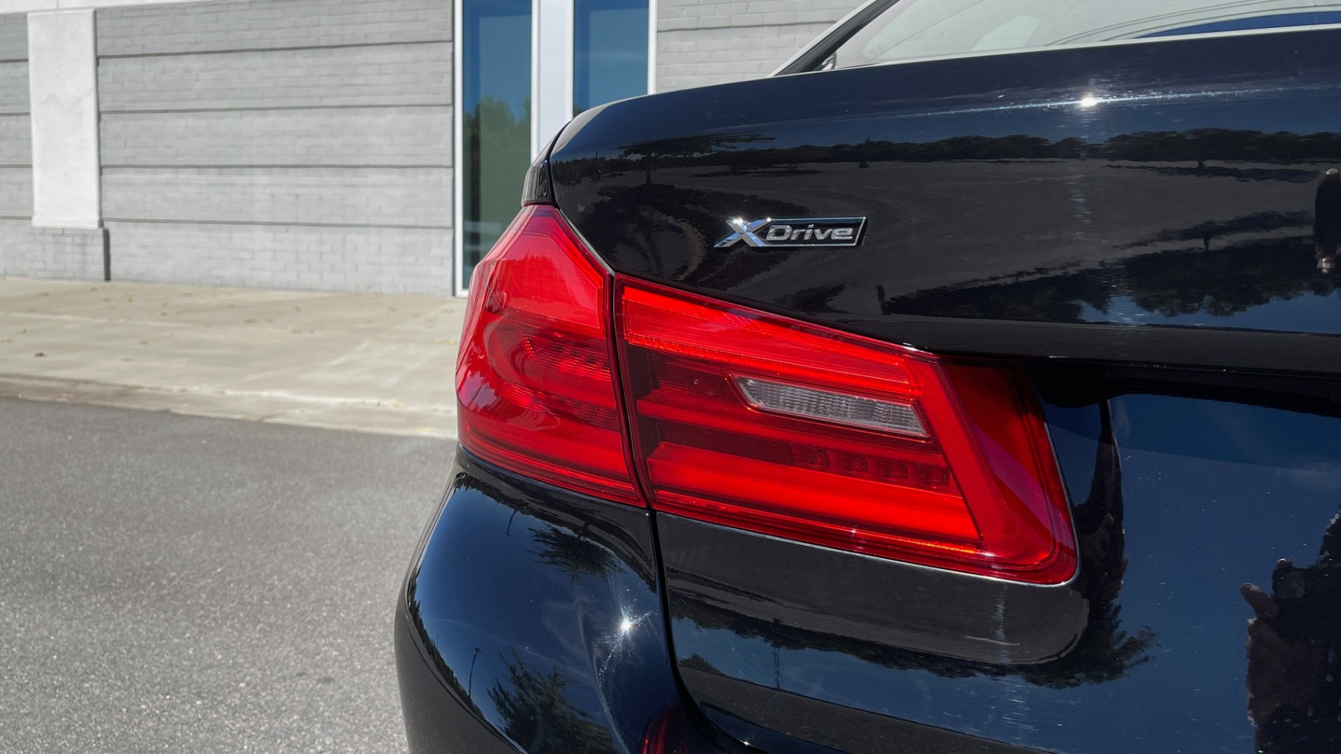 Used 2018 BMW 5 SERIES 530I XDRIVE 2.0L / 8-SPD AUTO / NAV / SUNROOF / REARVIEW for sale $37,599 at Formula Imports in Charlotte NC 28227 21