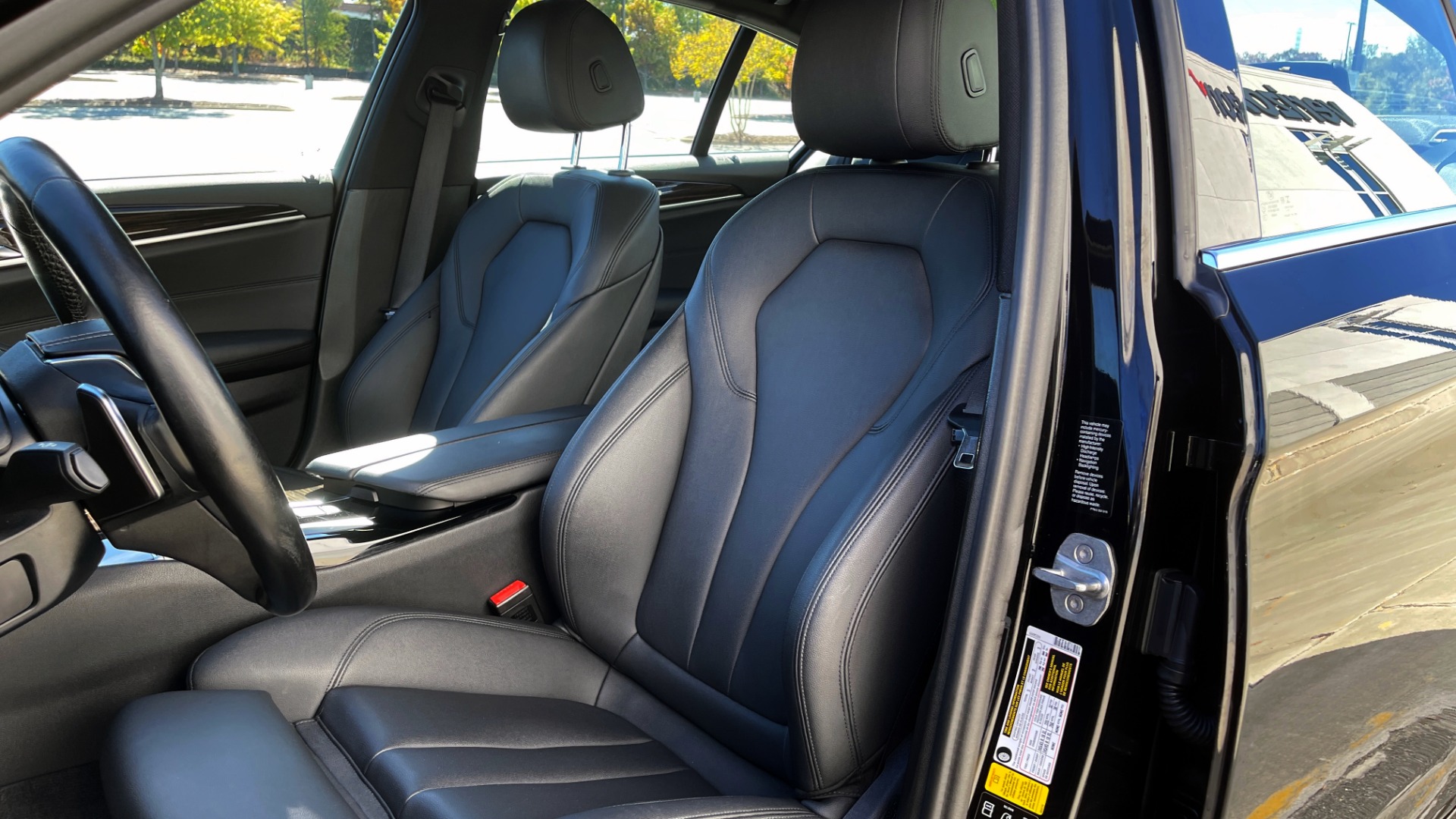 Used 2018 BMW 5 SERIES 530I XDRIVE 2.0L / 8-SPD AUTO / NAV / SUNROOF / REARVIEW for sale Sold at Formula Imports in Charlotte NC 28227 27