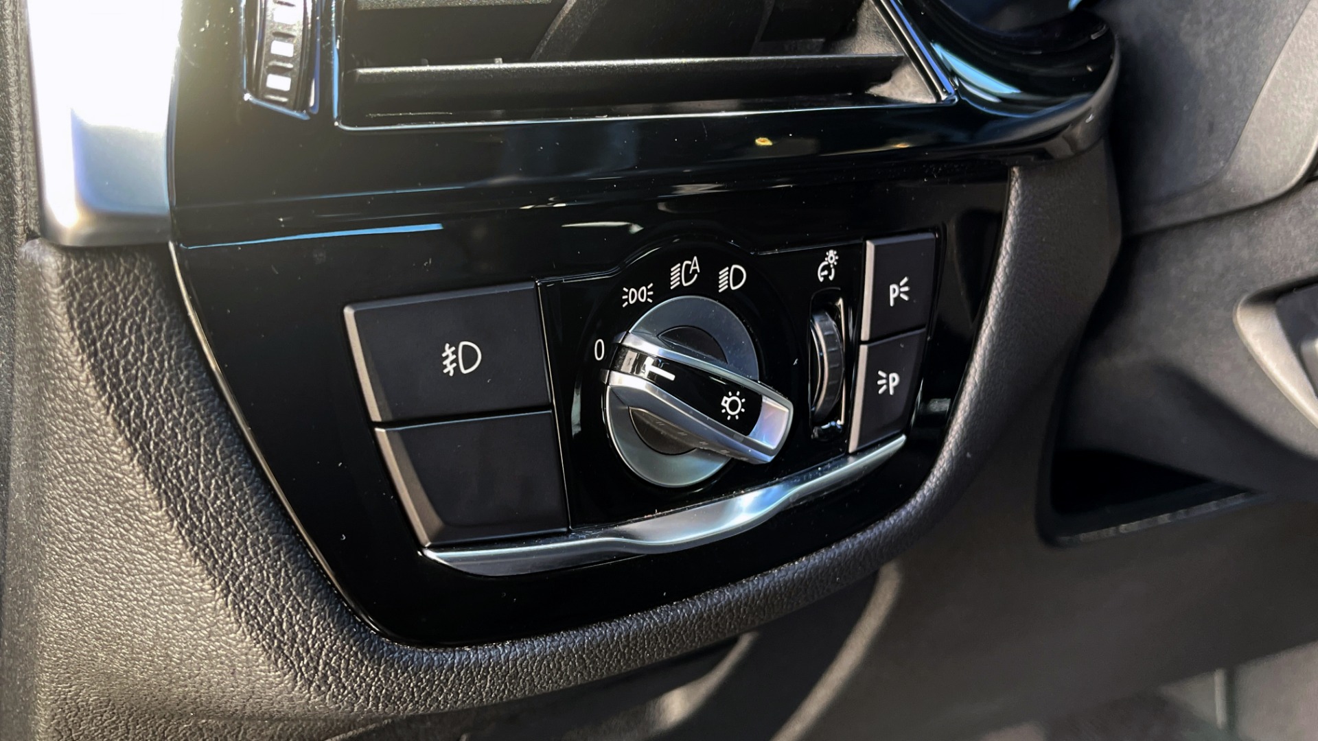Used 2018 BMW 5 SERIES 530I XDRIVE 2.0L / 8-SPD AUTO / NAV / SUNROOF / REARVIEW for sale $37,599 at Formula Imports in Charlotte NC 28227 30