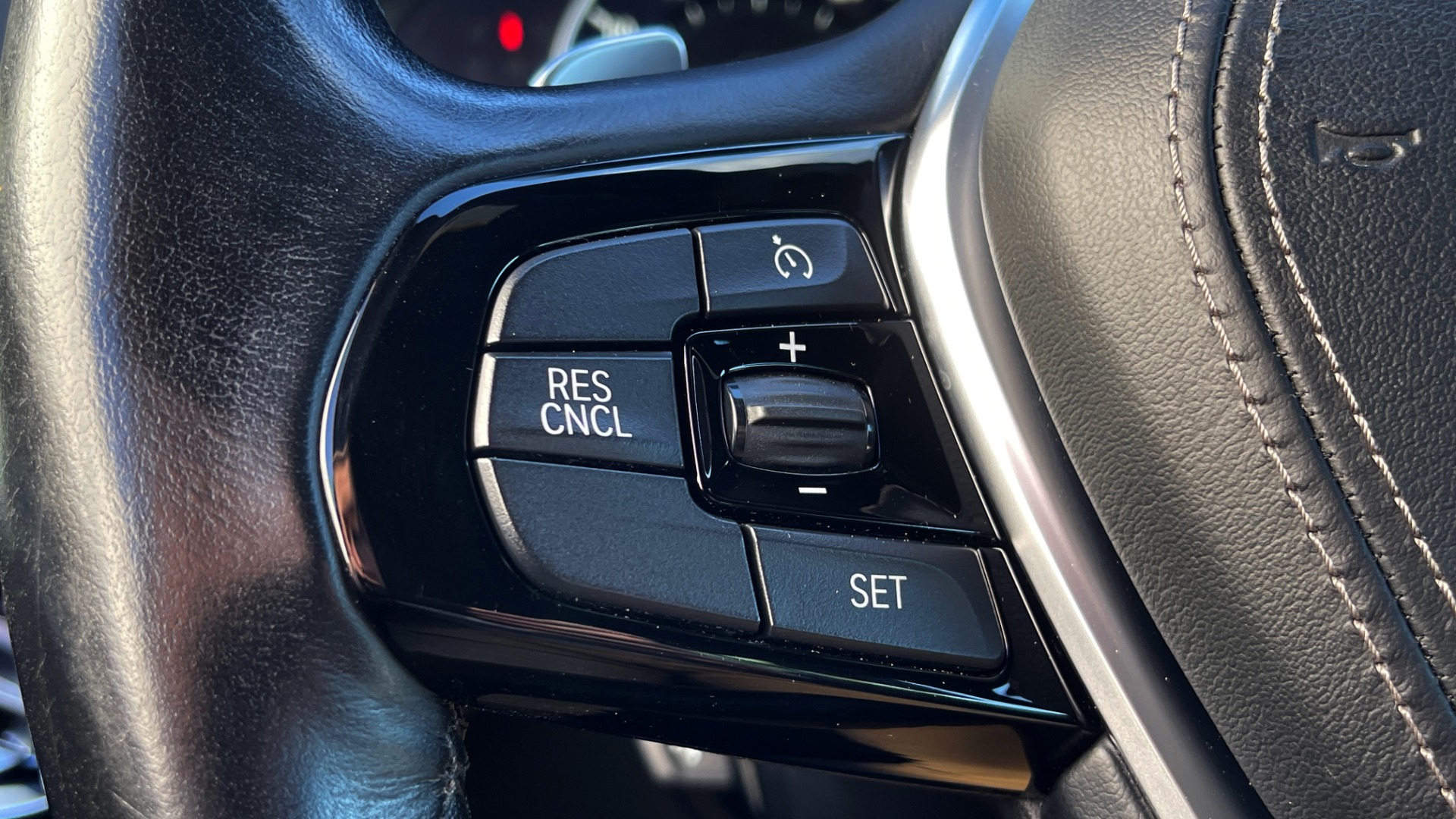 Used 2018 BMW 5 SERIES 530I XDRIVE 2.0L / 8-SPD AUTO / NAV / SUNROOF / REARVIEW for sale Sold at Formula Imports in Charlotte NC 28227 31