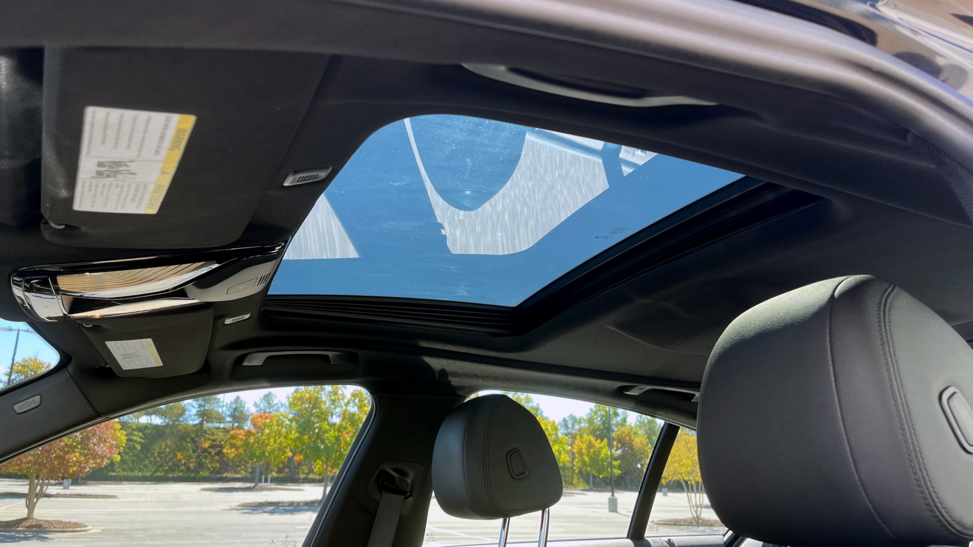 Used 2018 BMW 5 SERIES 530I XDRIVE 2.0L / 8-SPD AUTO / NAV / SUNROOF / REARVIEW for sale $37,599 at Formula Imports in Charlotte NC 28227 44