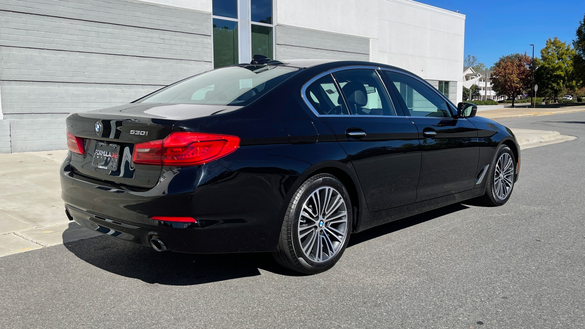 Used 2018 BMW 5 SERIES 530I XDRIVE 2.0L / 8-SPD AUTO / NAV / SUNROOF / REARVIEW for sale Sold at Formula Imports in Charlotte NC 28227 6