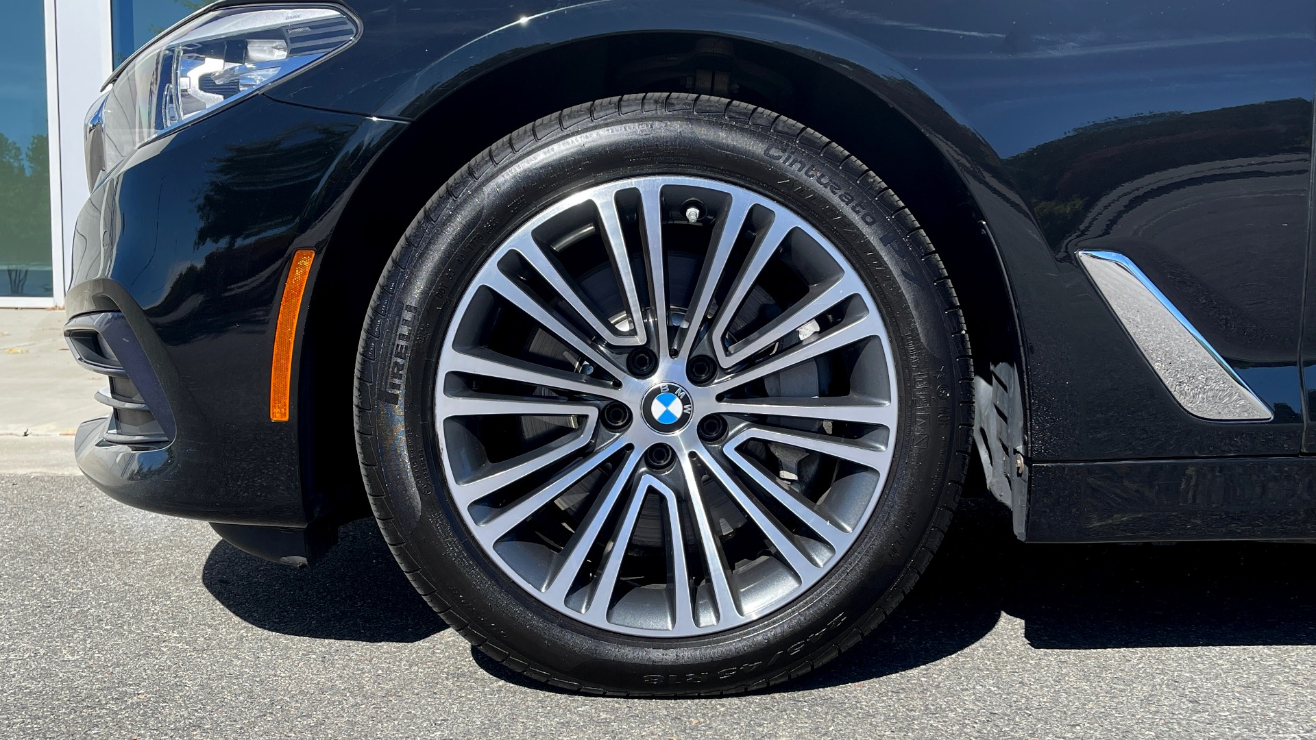 Used 2018 BMW 5 SERIES 530I XDRIVE 2.0L / 8-SPD AUTO / NAV / SUNROOF / REARVIEW for sale Sold at Formula Imports in Charlotte NC 28227 62