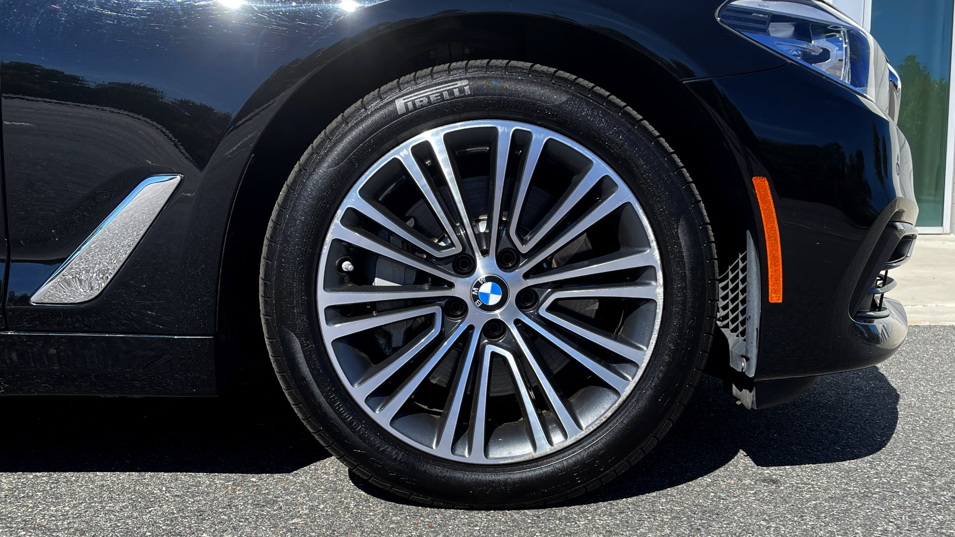 Used 2018 BMW 5 SERIES 530I XDRIVE 2.0L / 8-SPD AUTO / NAV / SUNROOF / REARVIEW for sale Sold at Formula Imports in Charlotte NC 28227 65