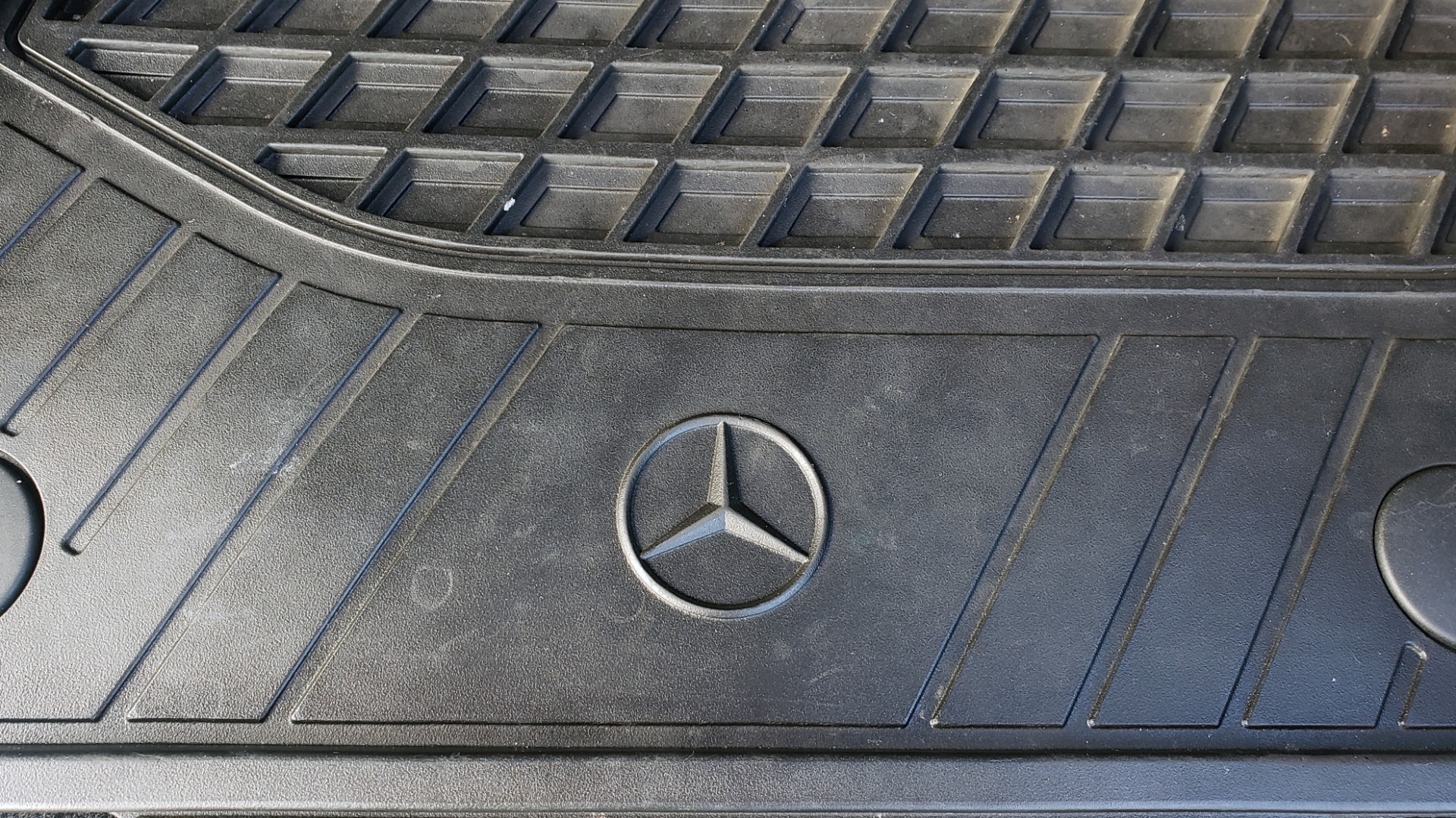 Used 2019 Mercedes-Benz GLC 300 4MATIC PREMIUM / KEYLESS-GO / PANO-ROOF / BSA / HTD STS for sale $39,195 at Formula Imports in Charlotte NC 28227 18