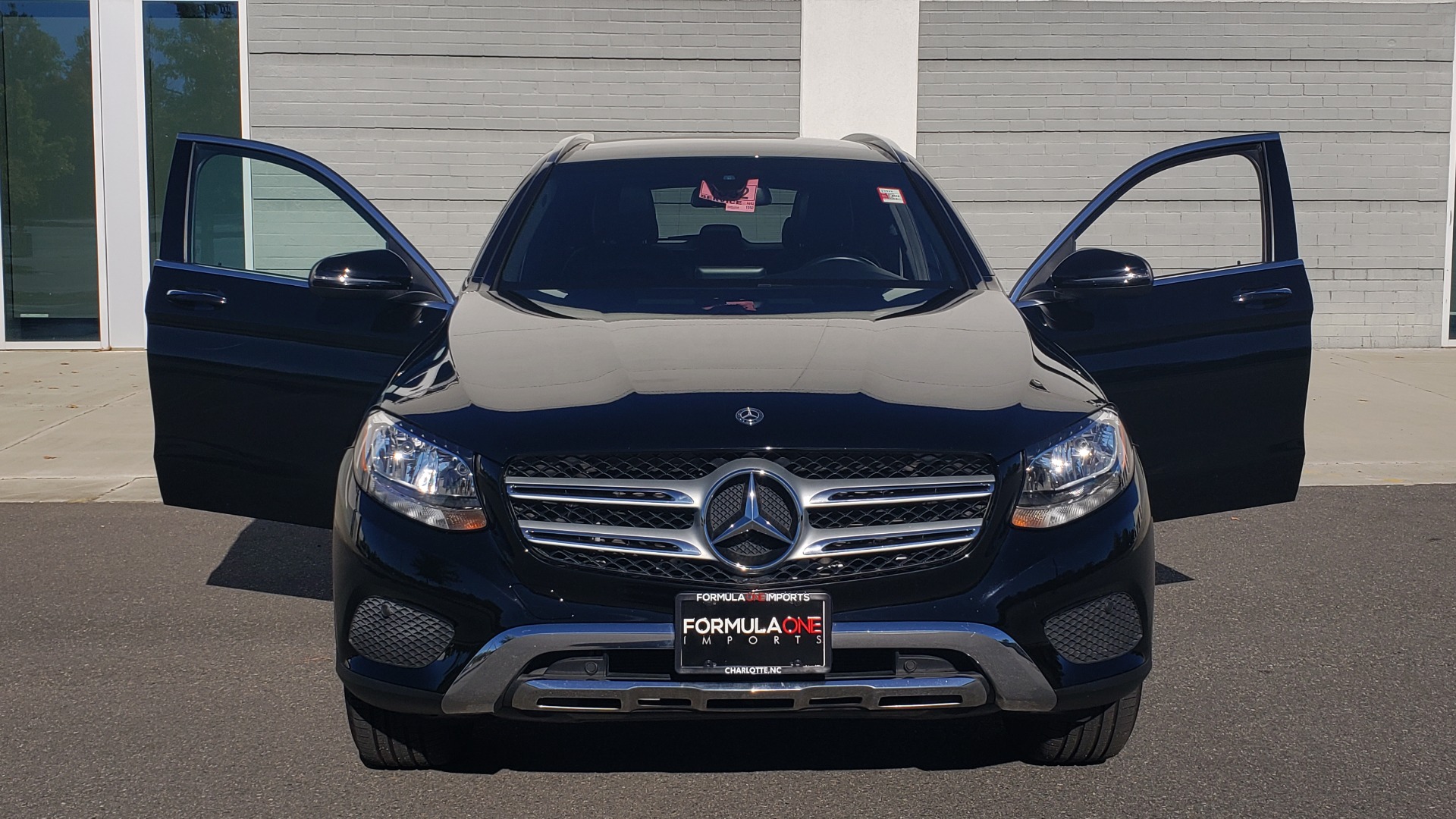 Used 2019 Mercedes-Benz GLC 300 4MATIC PREMIUM / KEYLESS-GO / PANO-ROOF / BSA / HTD STS for sale $39,195 at Formula Imports in Charlotte NC 28227 24