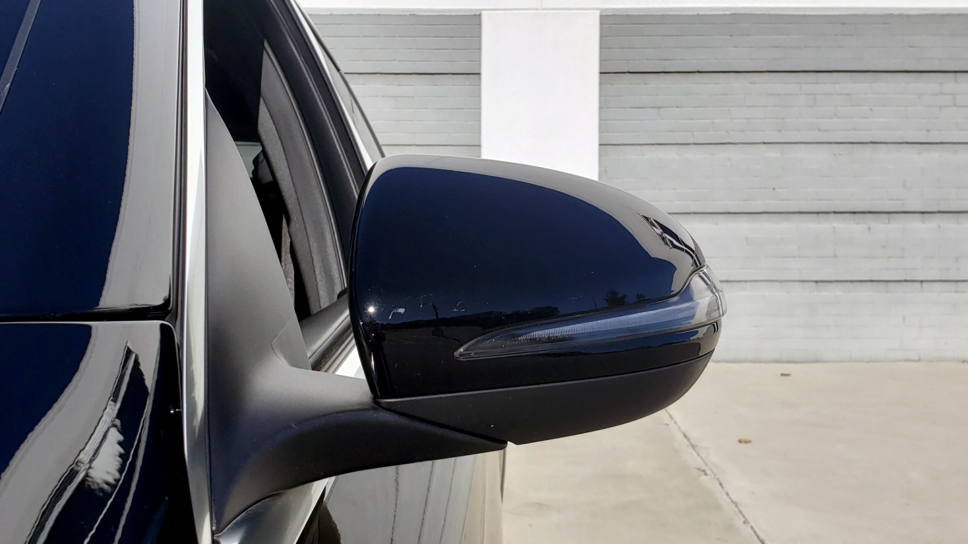 Used 2019 Mercedes-Benz GLC 300 4MATIC PREMIUM / KEYLESS-GO / PANO-ROOF / BSA / HTD STS for sale $39,195 at Formula Imports in Charlotte NC 28227 28