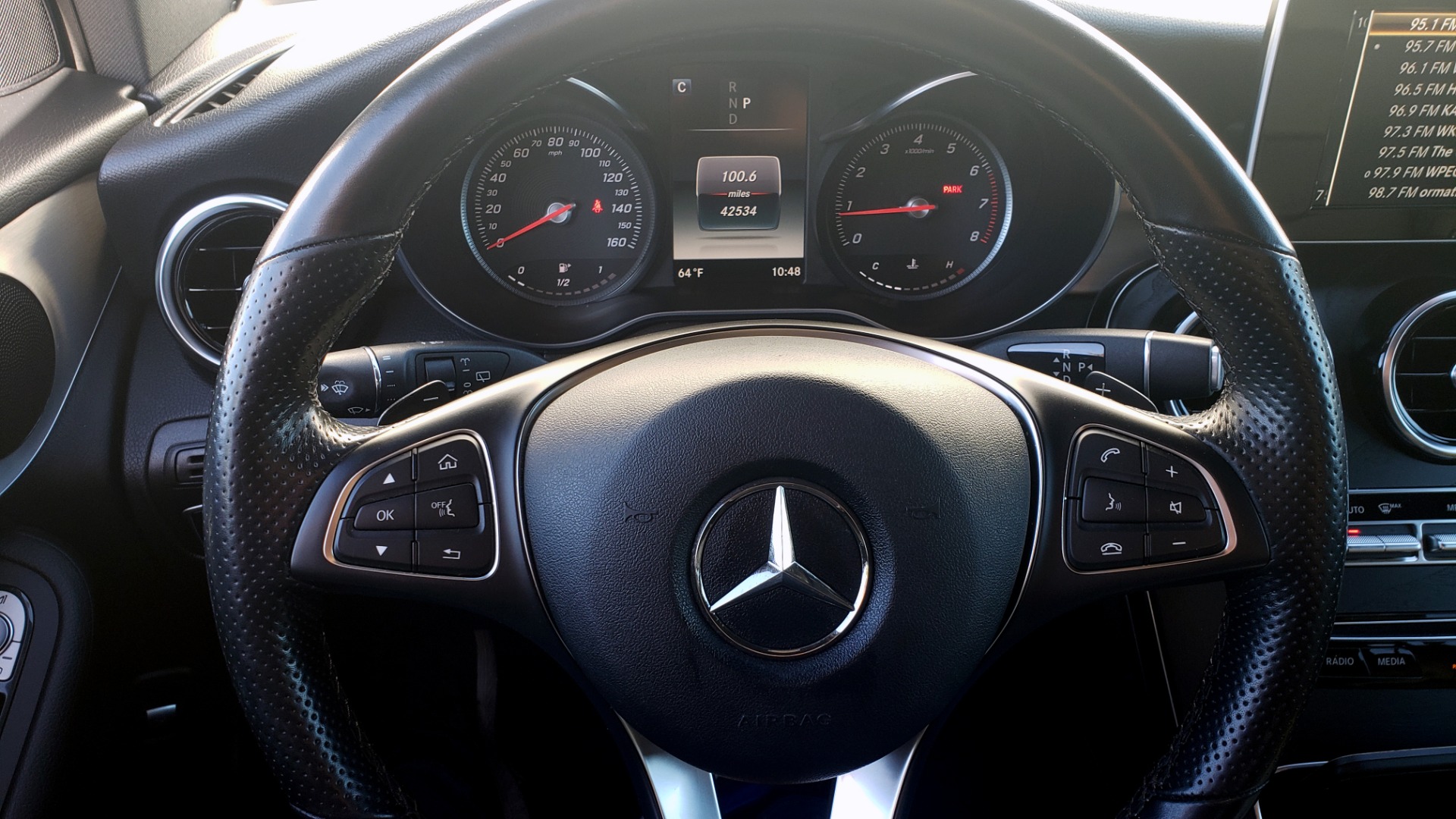 Used 2019 Mercedes-Benz GLC 300 4MATIC PREMIUM / KEYLESS-GO / PANO-ROOF / BSA / HTD STS for sale $39,195 at Formula Imports in Charlotte NC 28227 44