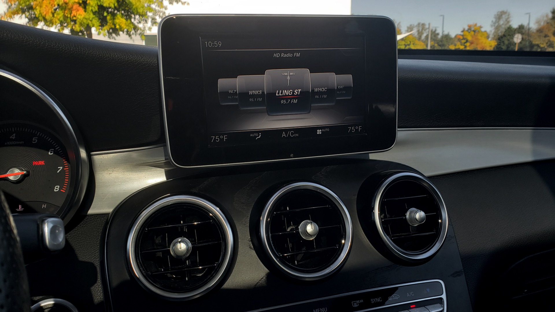 Used 2019 Mercedes-Benz GLC 300 4MATIC PREMIUM / KEYLESS-GO / PANO-ROOF / BSA / HTD STS for sale $39,195 at Formula Imports in Charlotte NC 28227 51