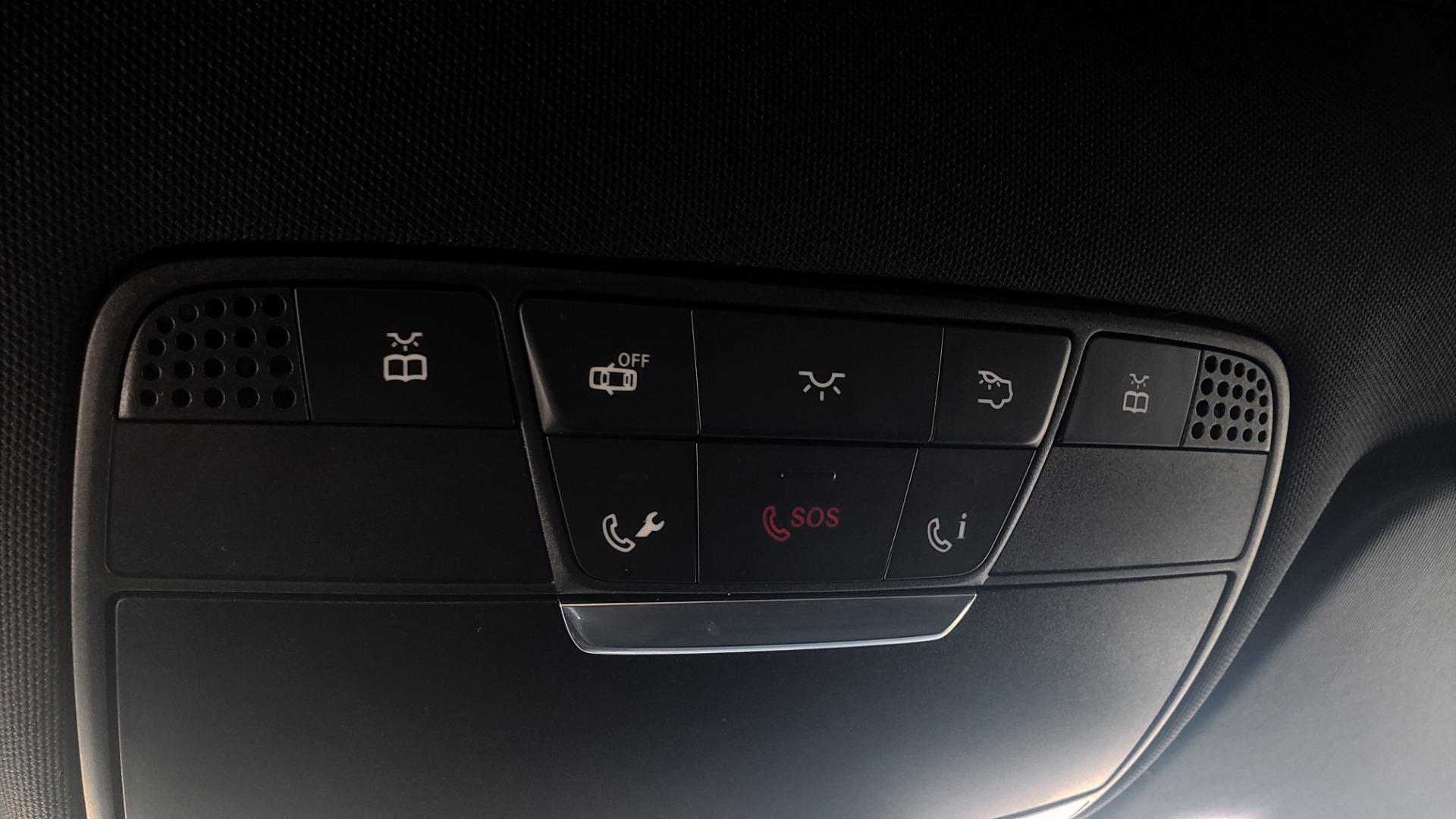Used 2019 Mercedes-Benz GLC 300 4MATIC PREMIUM / KEYLESS-GO / PANO-ROOF / BSA / HTD STS for sale $39,195 at Formula Imports in Charlotte NC 28227 58