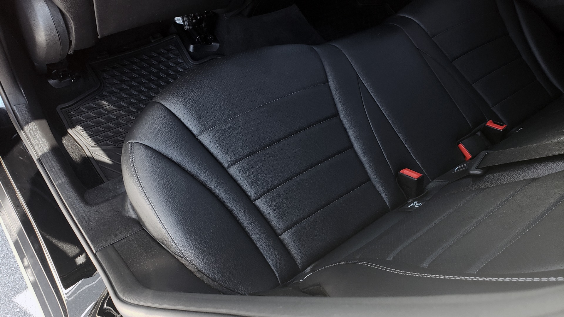 Used 2019 Mercedes-Benz GLC 300 4MATIC PREMIUM / KEYLESS-GO / PANO-ROOF / BSA / HTD STS for sale $39,195 at Formula Imports in Charlotte NC 28227 62