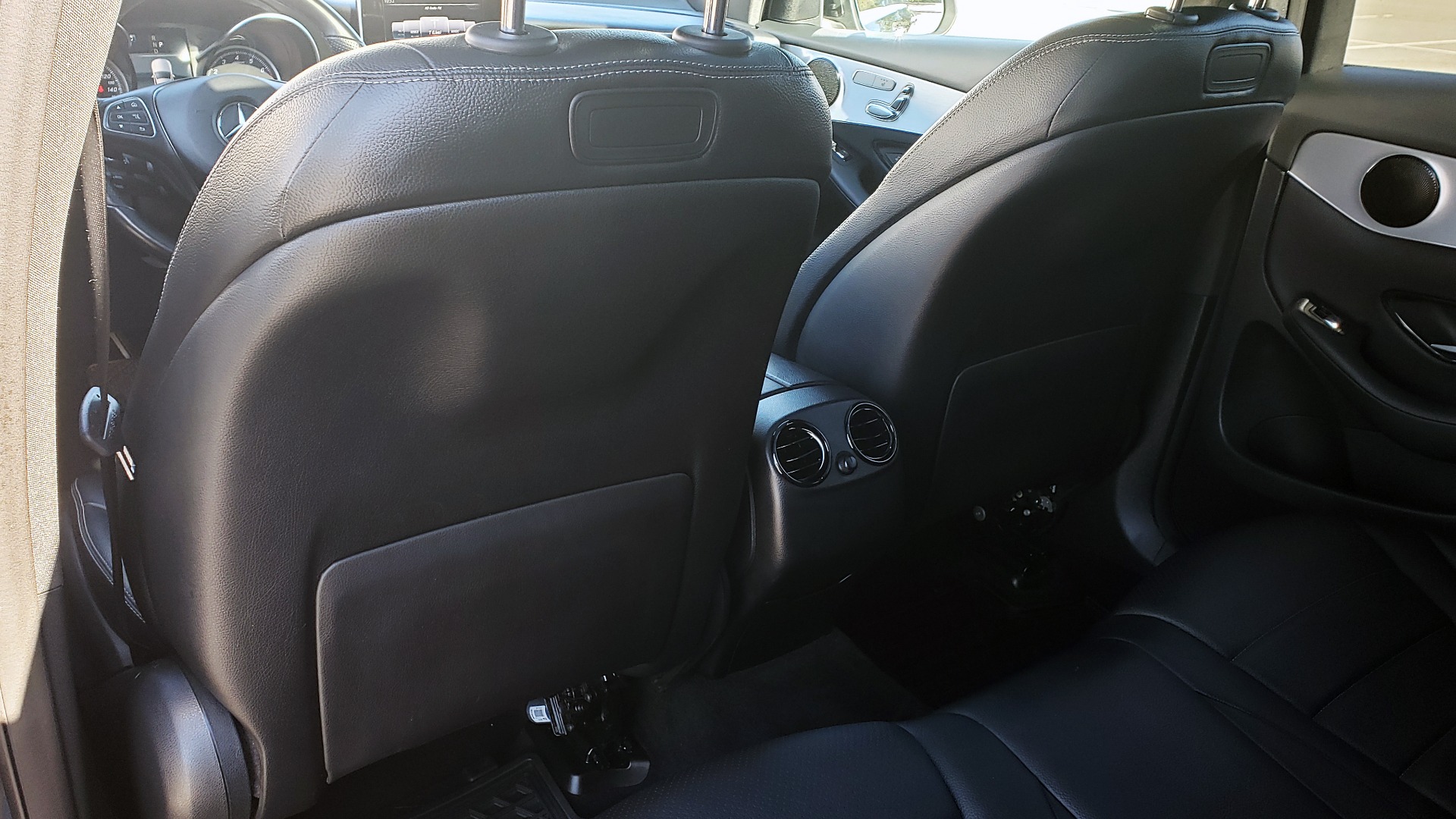 Used 2019 Mercedes-Benz GLC 300 4MATIC PREMIUM / KEYLESS-GO / PANO-ROOF / BSA / HTD STS for sale $39,195 at Formula Imports in Charlotte NC 28227 63