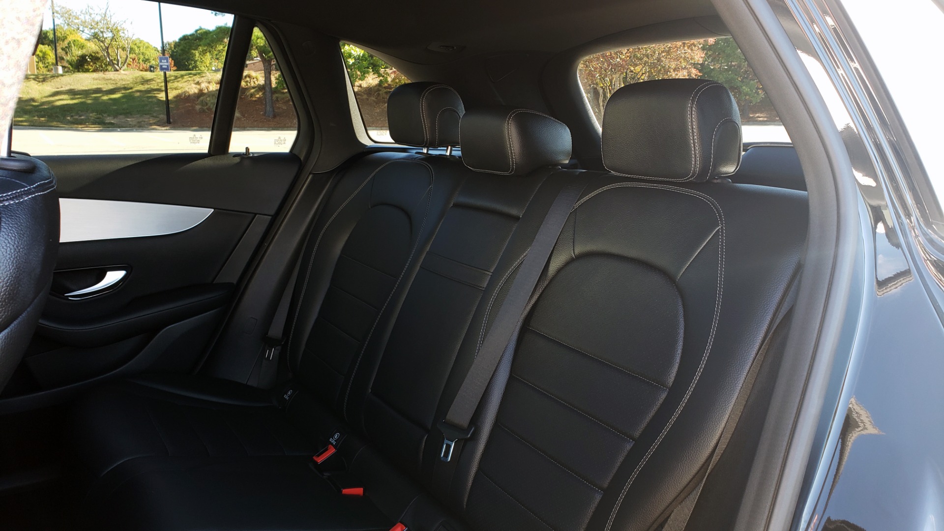 Used 2019 Mercedes-Benz GLC 300 4MATIC PREMIUM / KEYLESS-GO / PANO-ROOF / BSA / HTD STS for sale $39,195 at Formula Imports in Charlotte NC 28227 64