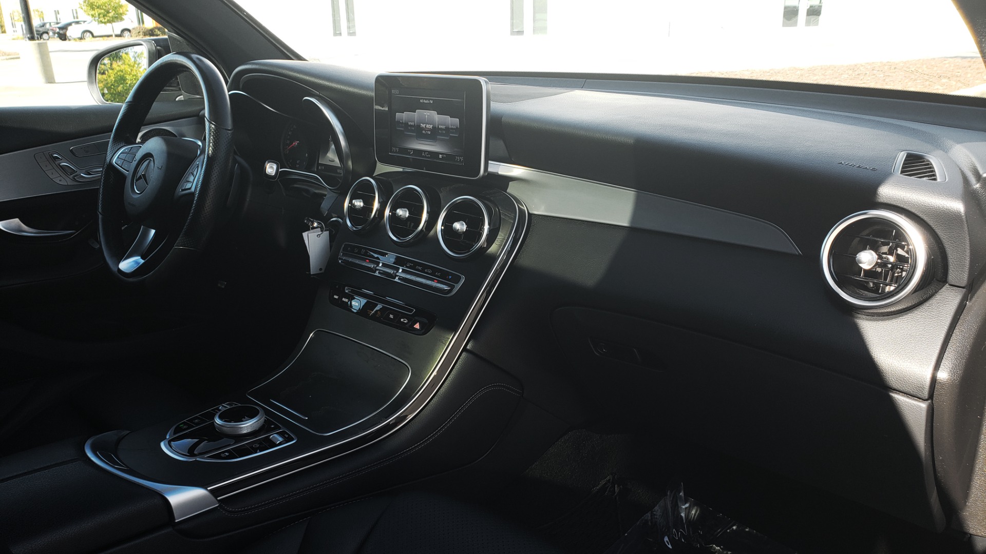 Used 2019 Mercedes-Benz GLC 300 4MATIC PREMIUM / KEYLESS-GO / PANO-ROOF / BSA / HTD STS for sale $39,195 at Formula Imports in Charlotte NC 28227 68