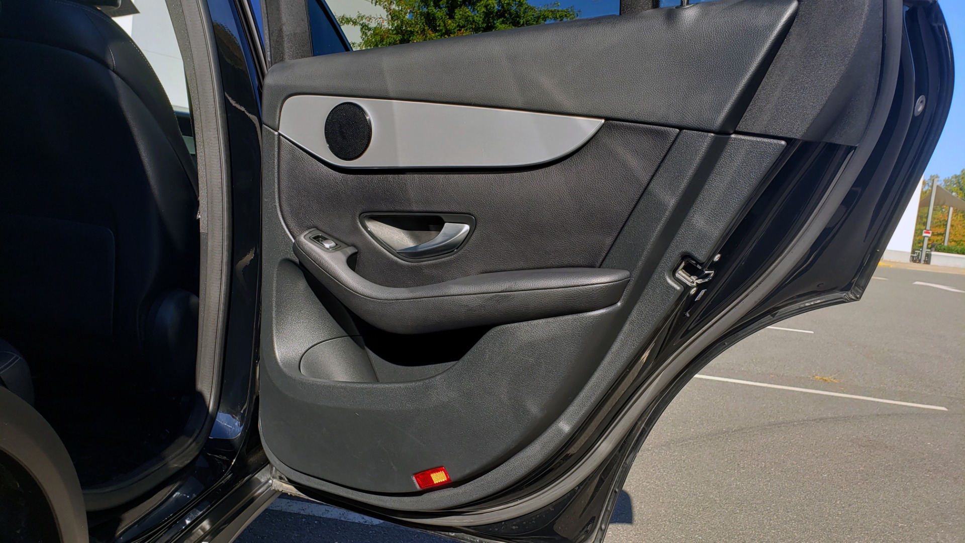 Used 2019 Mercedes-Benz GLC 300 4MATIC PREMIUM / KEYLESS-GO / PANO-ROOF / BSA / HTD STS for sale $39,195 at Formula Imports in Charlotte NC 28227 69
