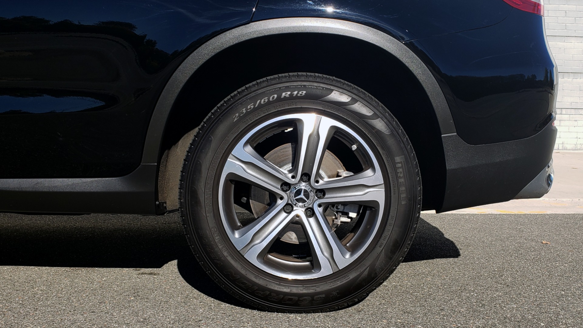 Used 2019 Mercedes-Benz GLC 300 4MATIC PREMIUM / KEYLESS-GO / PANO-ROOF / BSA / HTD STS for sale $39,195 at Formula Imports in Charlotte NC 28227 83