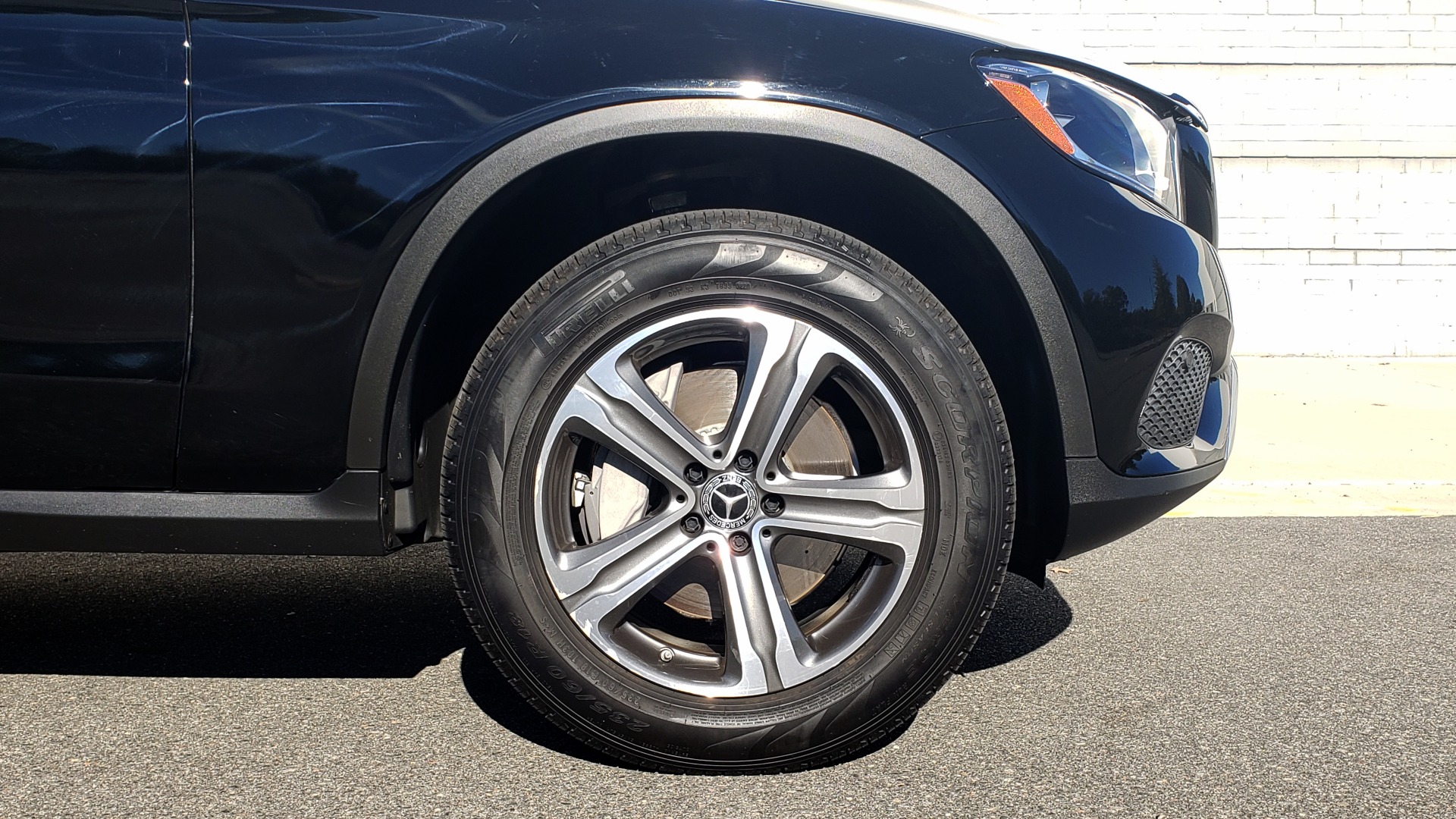 Used 2019 Mercedes-Benz GLC 300 4MATIC PREMIUM / KEYLESS-GO / PANO-ROOF / BSA / HTD STS for sale $39,195 at Formula Imports in Charlotte NC 28227 84