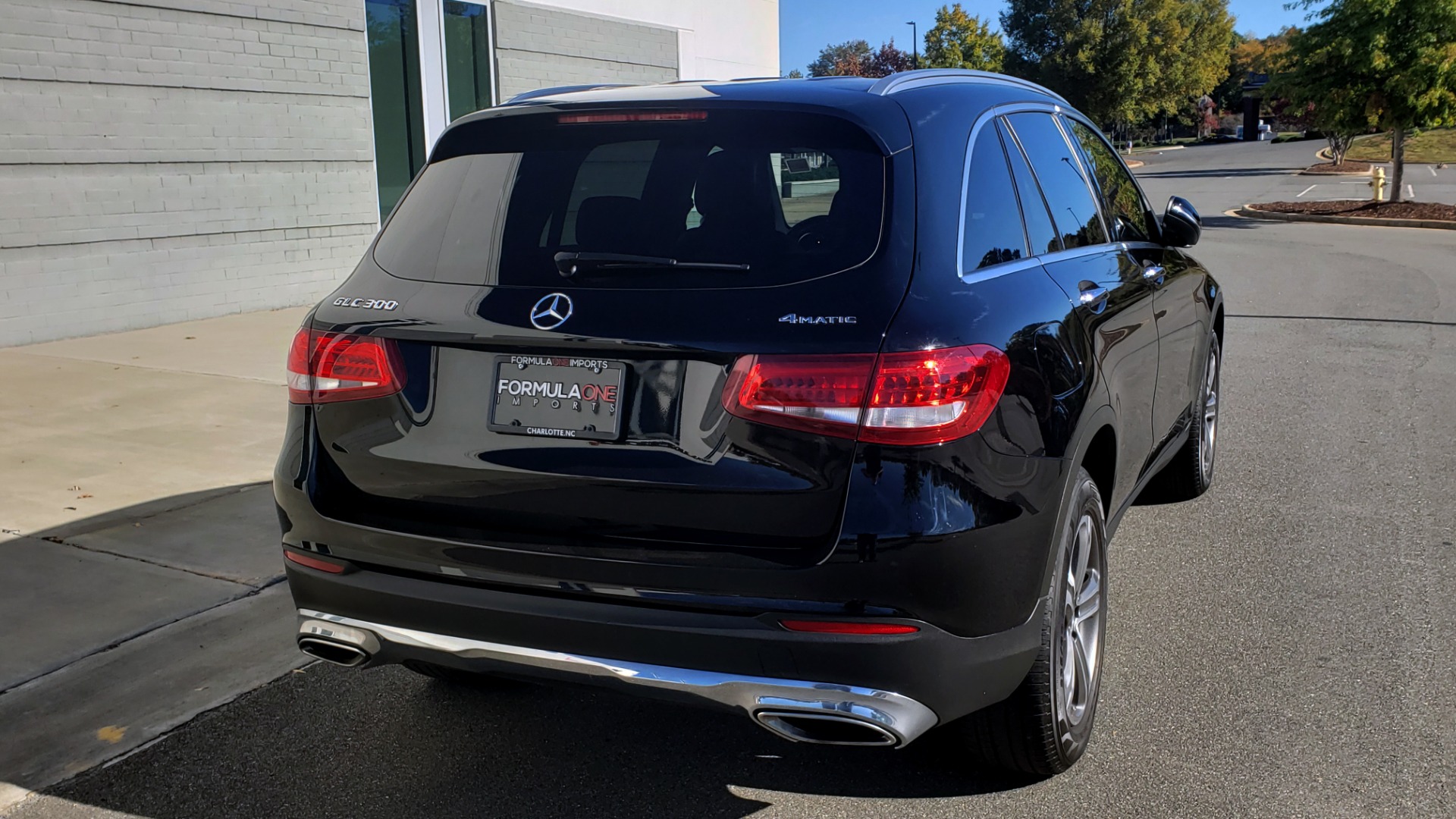 Used 2019 Mercedes-Benz GLC 300 4MATIC PREMIUM / KEYLESS-GO / PANO-ROOF / BSA / HTD STS for sale $39,195 at Formula Imports in Charlotte NC 28227 9