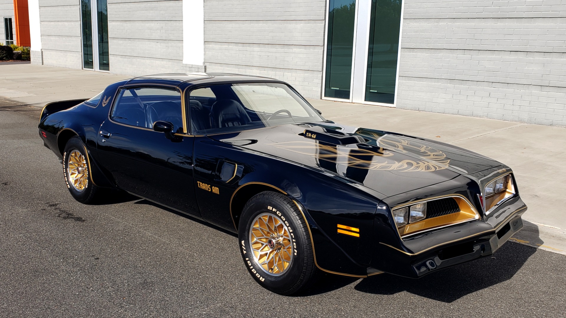 Used 1977 Pontiac TRANS AM Y82 SPECIAL EDITION BANDIT / 6.6L / 4-SPEED MANUAL / LOW MILES for sale Sold at Formula Imports in Charlotte NC 28227 19