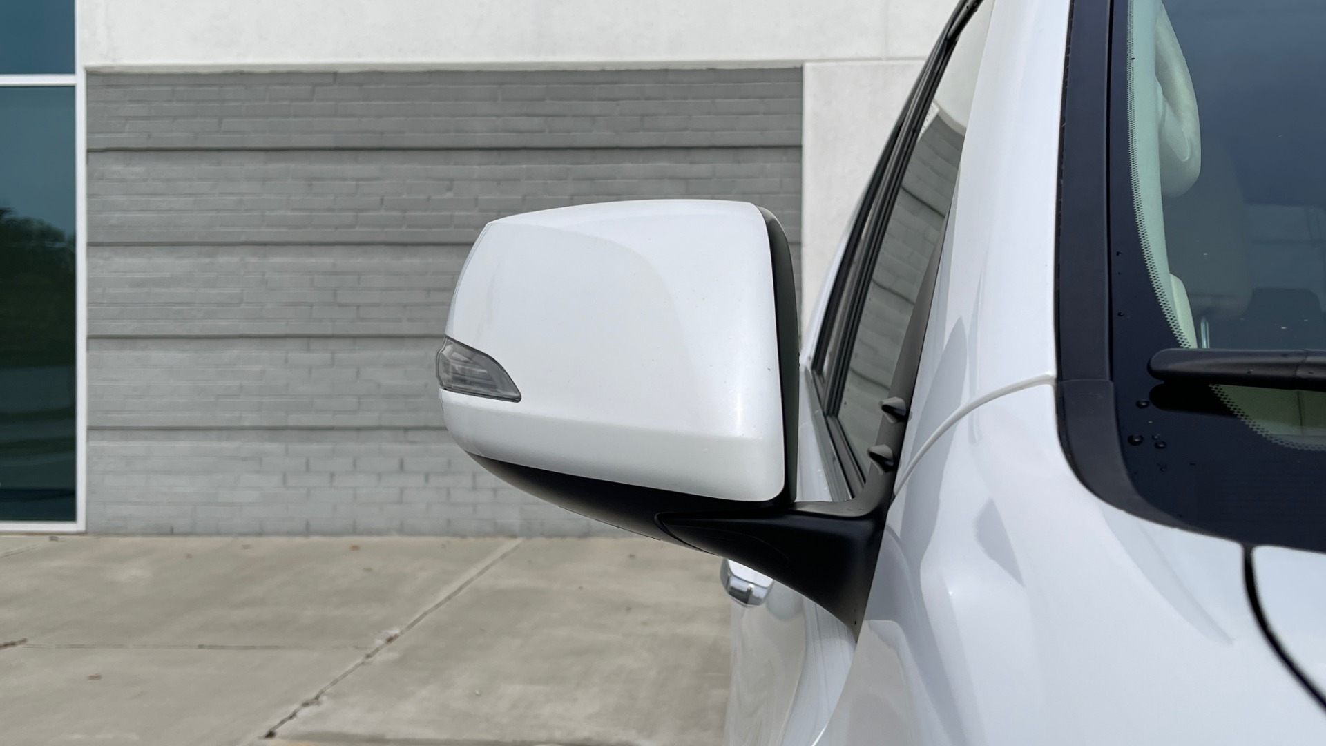 Used 2016 Lexus GX 460 PREMIUM / BLIND SPOT W/CROSS TRAFFIC ALERT / SUNROOF / REARVIEW for sale Sold at Formula Imports in Charlotte NC 28227 15