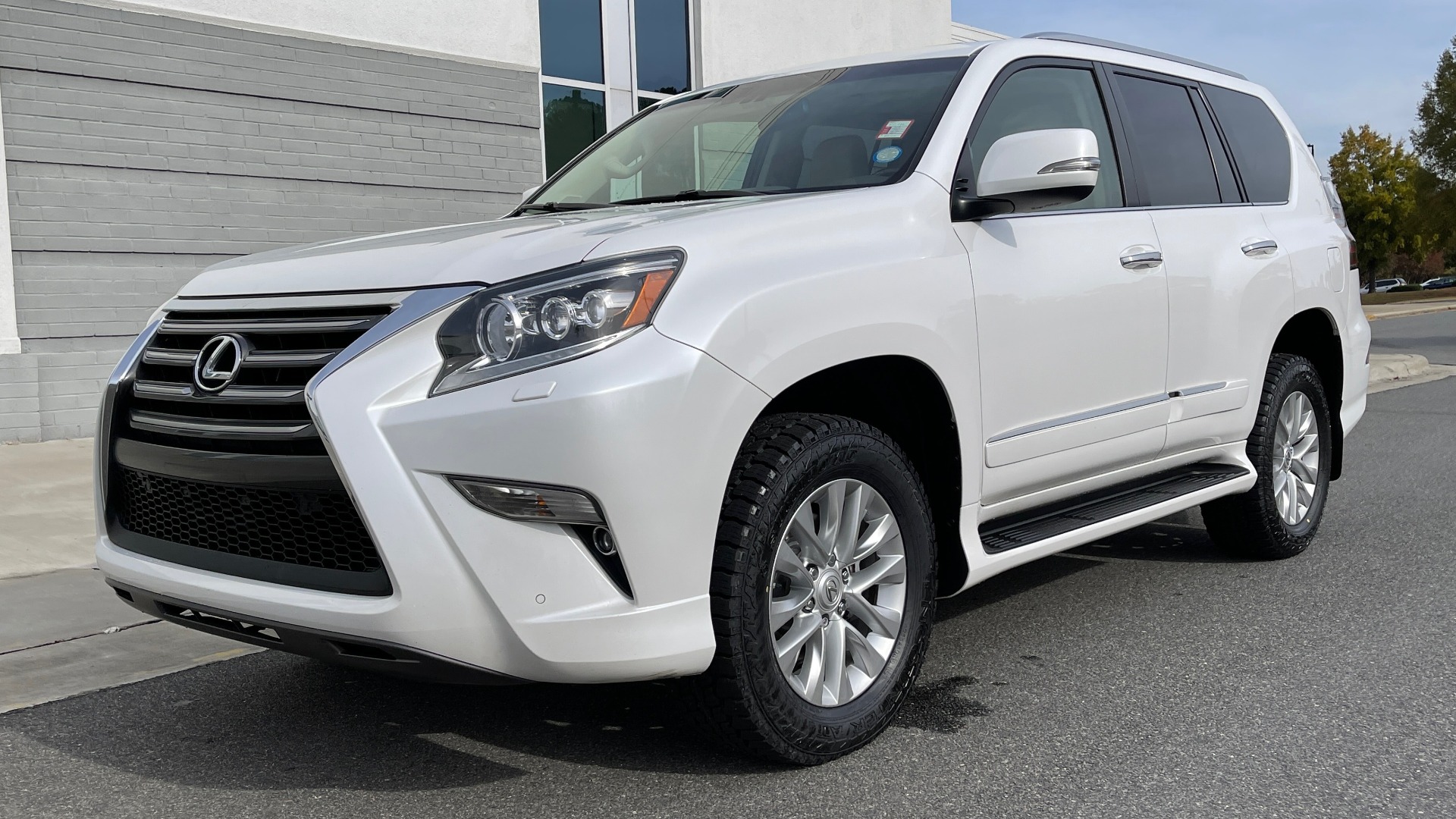 Used 2016 Lexus GX 460 PREMIUM / BLIND SPOT W/CROSS TRAFFIC ALERT / SUNROOF / REARVIEW for sale Sold at Formula Imports in Charlotte NC 28227 2