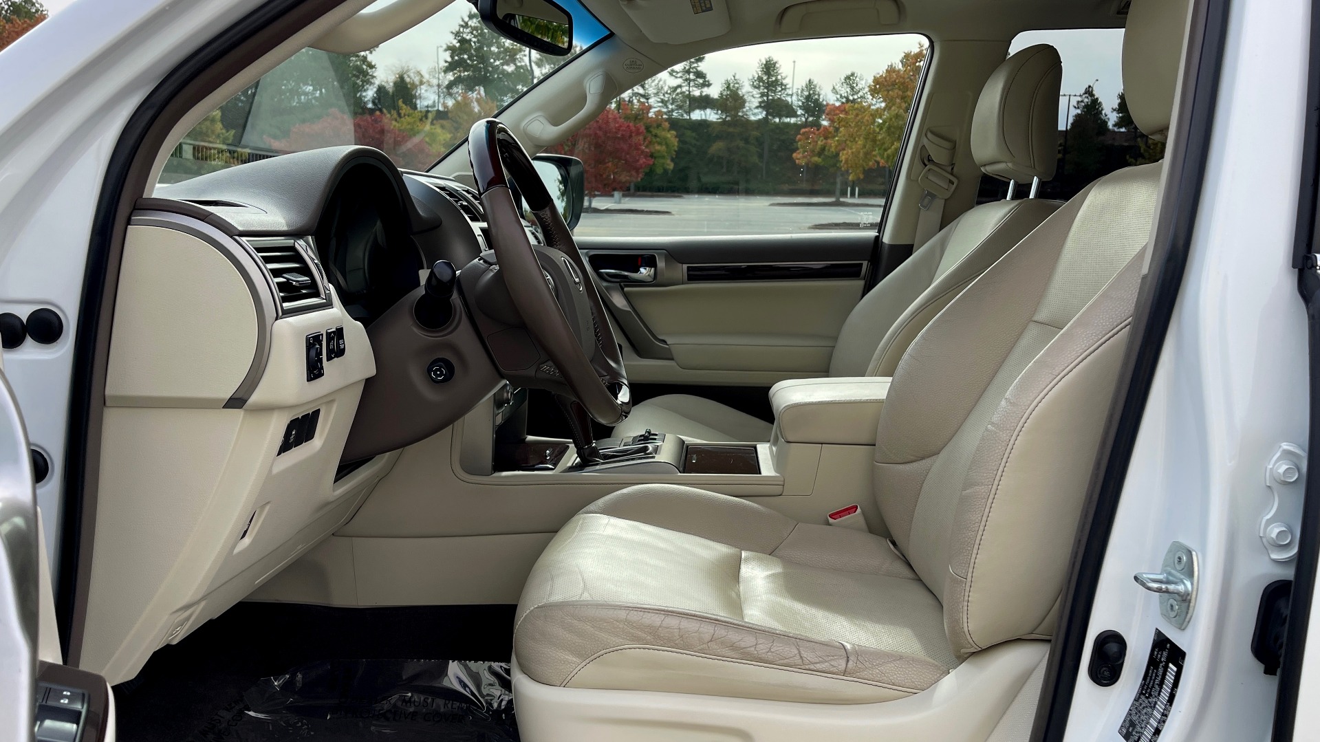 Used 2016 Lexus GX 460 PREMIUM / BLIND SPOT W/CROSS TRAFFIC ALERT / SUNROOF / REARVIEW for sale Sold at Formula Imports in Charlotte NC 28227 26