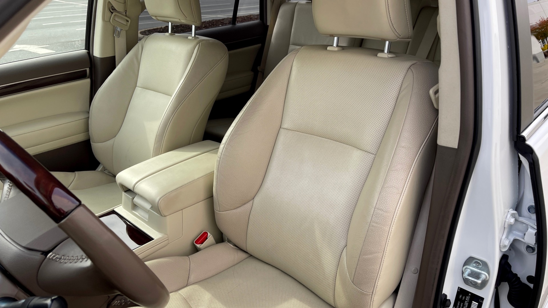 Used 2016 Lexus GX 460 PREMIUM / BLIND SPOT W/CROSS TRAFFIC ALERT / SUNROOF / REARVIEW for sale Sold at Formula Imports in Charlotte NC 28227 27