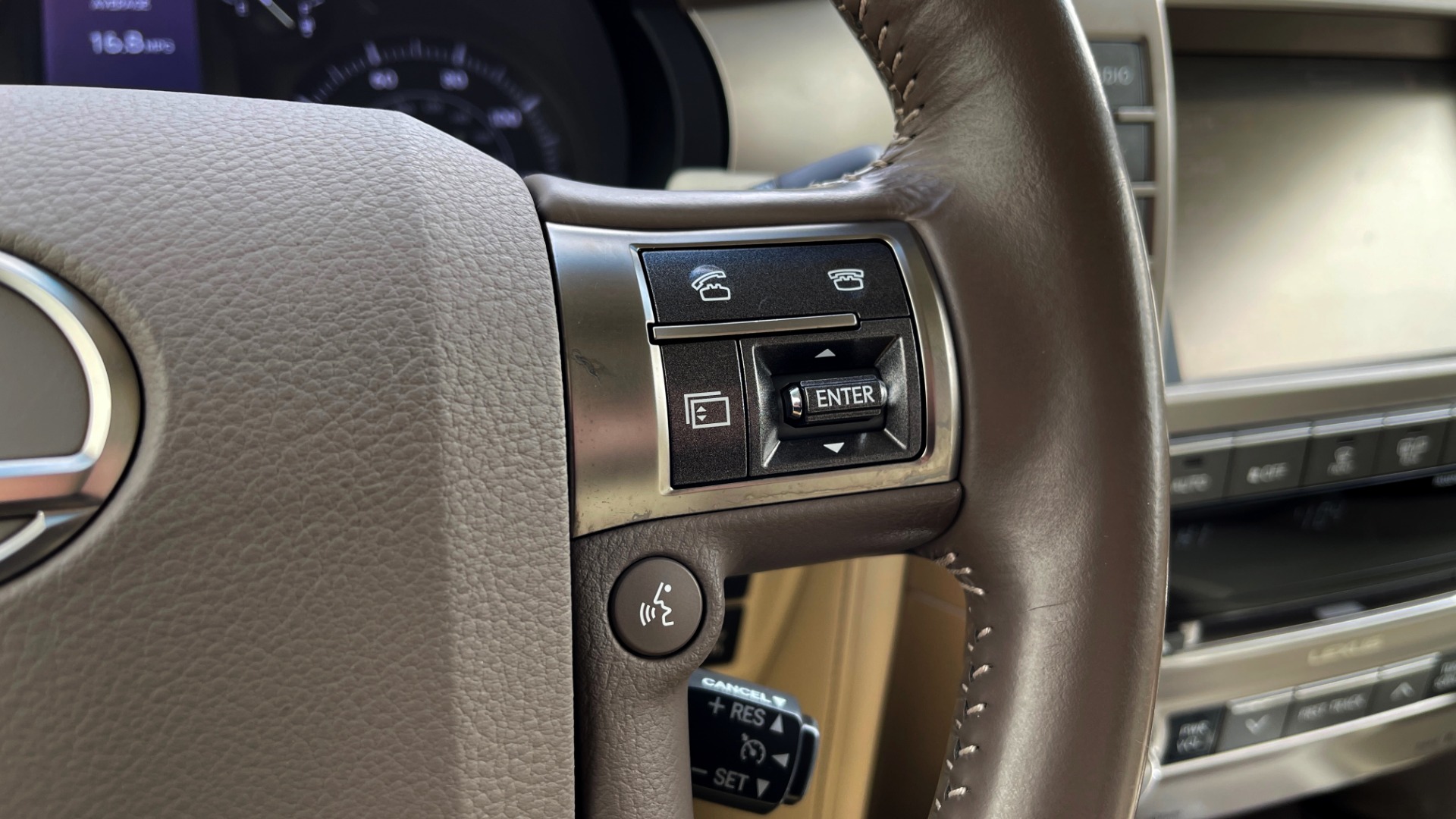 Used 2016 Lexus GX 460 PREMIUM / BLIND SPOT W/CROSS TRAFFIC ALERT / SUNROOF / REARVIEW for sale Sold at Formula Imports in Charlotte NC 28227 30