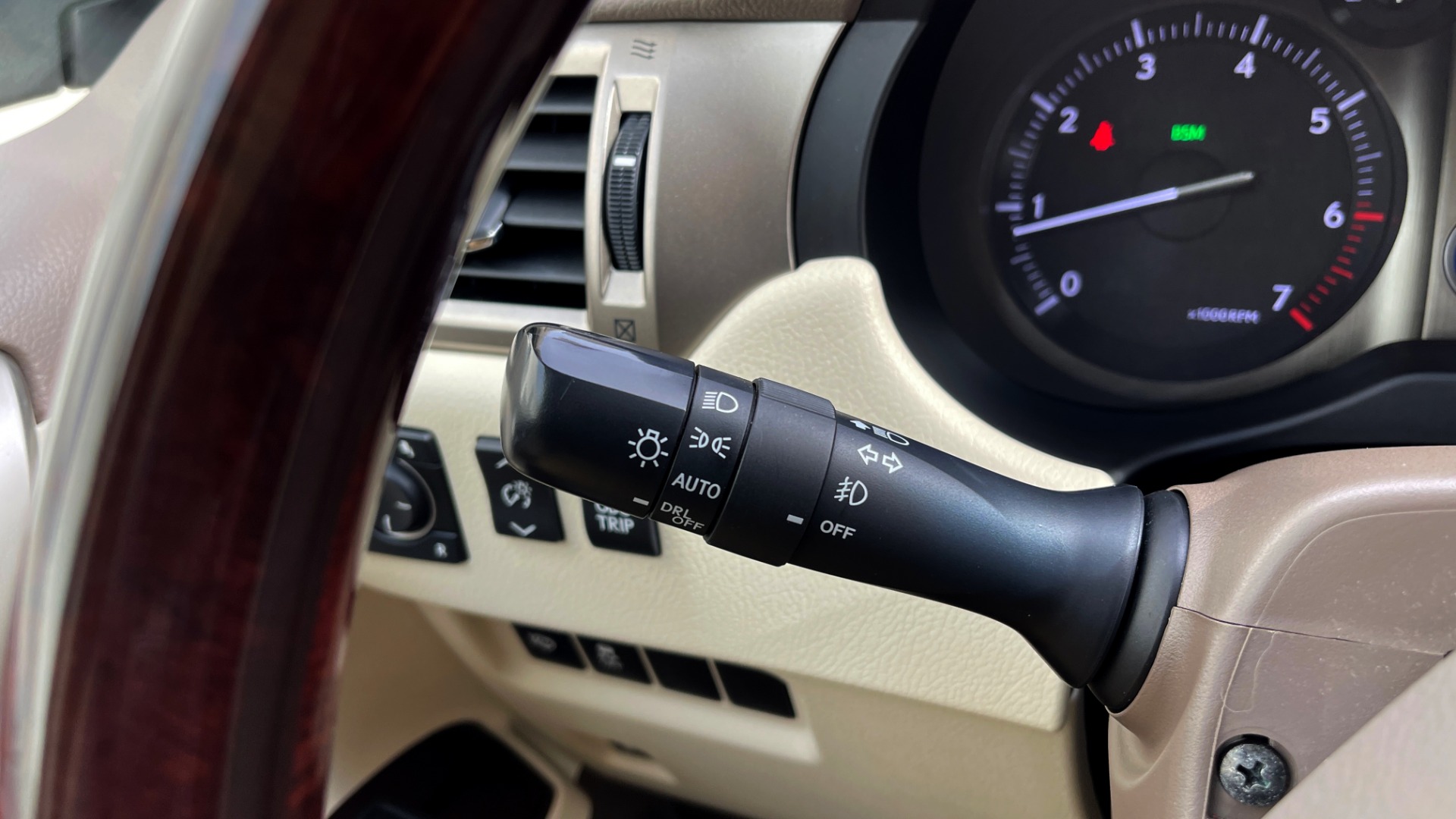 Used 2016 Lexus GX 460 PREMIUM / BLIND SPOT W/CROSS TRAFFIC ALERT / SUNROOF / REARVIEW for sale Sold at Formula Imports in Charlotte NC 28227 31