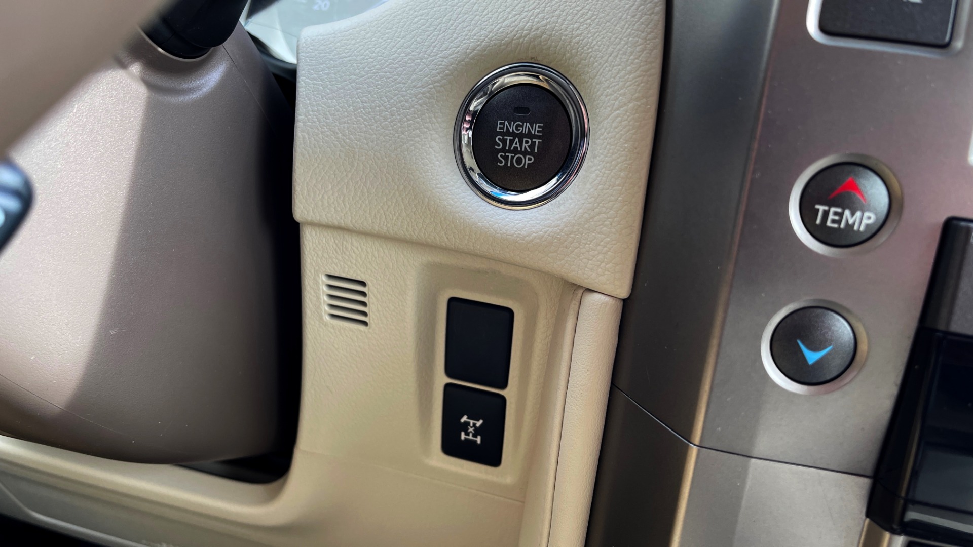Used 2016 Lexus GX 460 PREMIUM / BLIND SPOT W/CROSS TRAFFIC ALERT / SUNROOF / REARVIEW for sale Sold at Formula Imports in Charlotte NC 28227 35