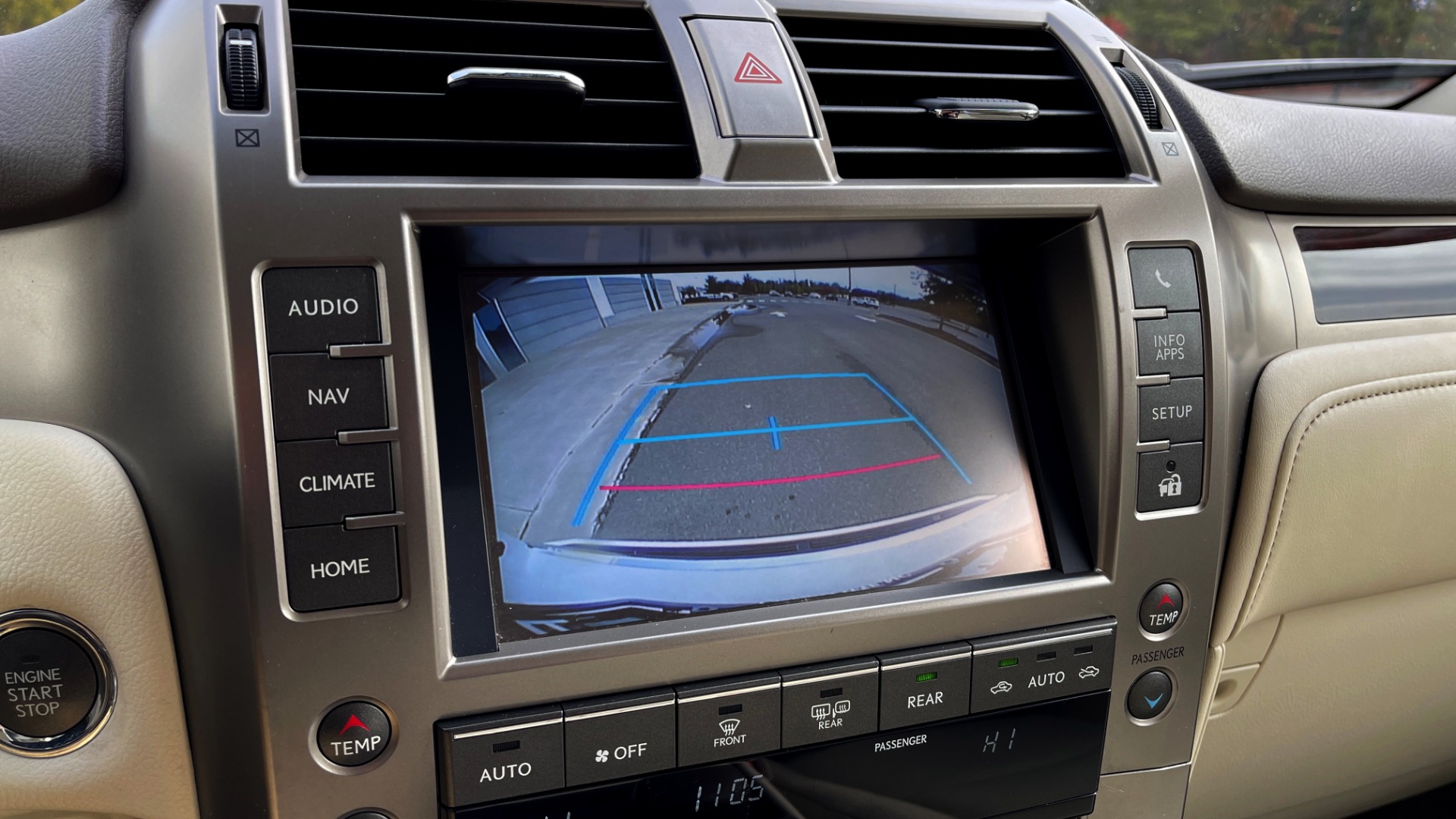 Used 2016 Lexus GX 460 PREMIUM / BLIND SPOT W/CROSS TRAFFIC ALERT / SUNROOF / REARVIEW for sale Sold at Formula Imports in Charlotte NC 28227 37