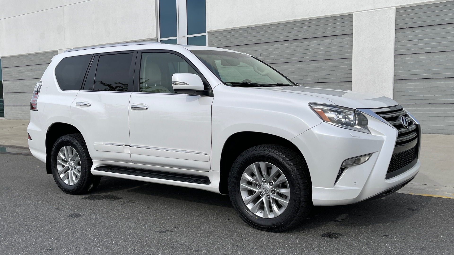 Used 2016 Lexus GX 460 PREMIUM / BLIND SPOT W/CROSS TRAFFIC ALERT / SUNROOF / REARVIEW for sale Sold at Formula Imports in Charlotte NC 28227 5