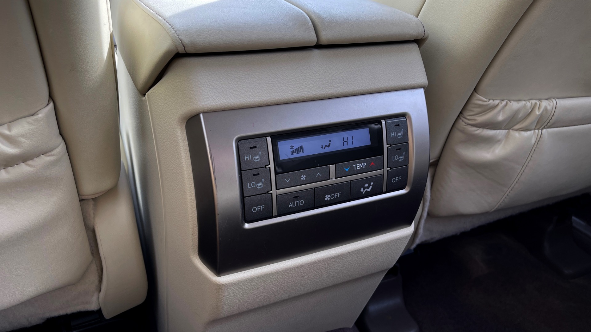 Used 2016 Lexus GX 460 PREMIUM / BLIND SPOT W/CROSS TRAFFIC ALERT / SUNROOF / REARVIEW for sale Sold at Formula Imports in Charlotte NC 28227 51