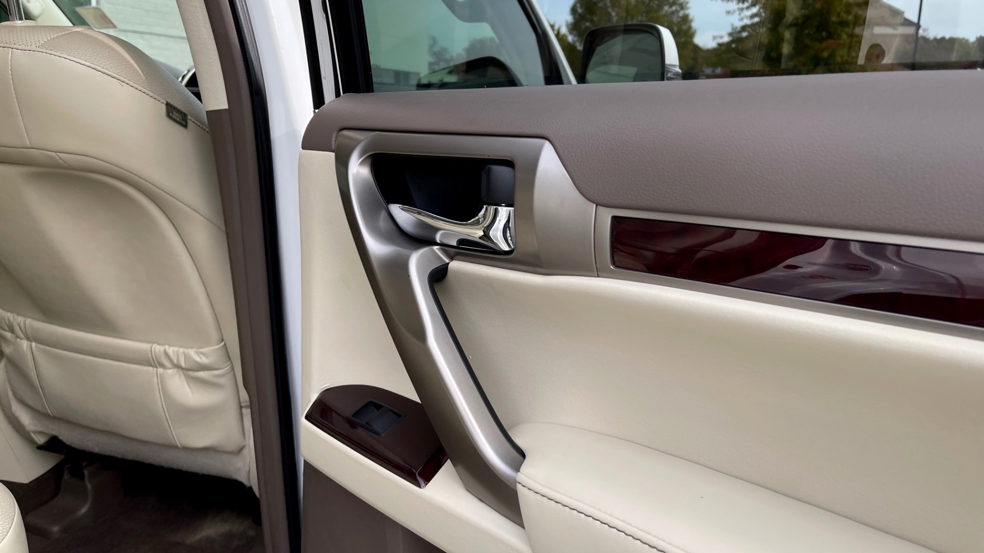 Used 2016 Lexus GX 460 PREMIUM / BLIND SPOT W/CROSS TRAFFIC ALERT / SUNROOF / REARVIEW for sale Sold at Formula Imports in Charlotte NC 28227 59