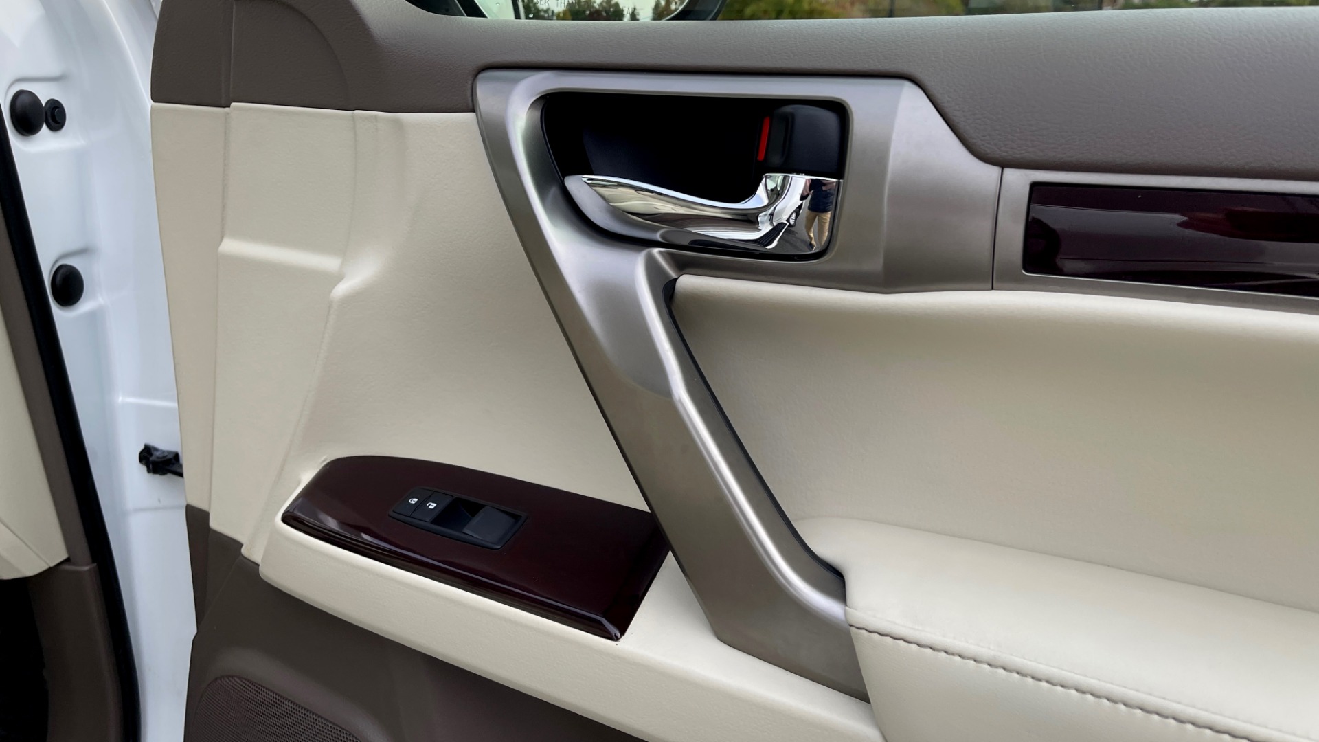 Used 2016 Lexus GX 460 PREMIUM / BLIND SPOT W/CROSS TRAFFIC ALERT / SUNROOF / REARVIEW for sale Sold at Formula Imports in Charlotte NC 28227 63