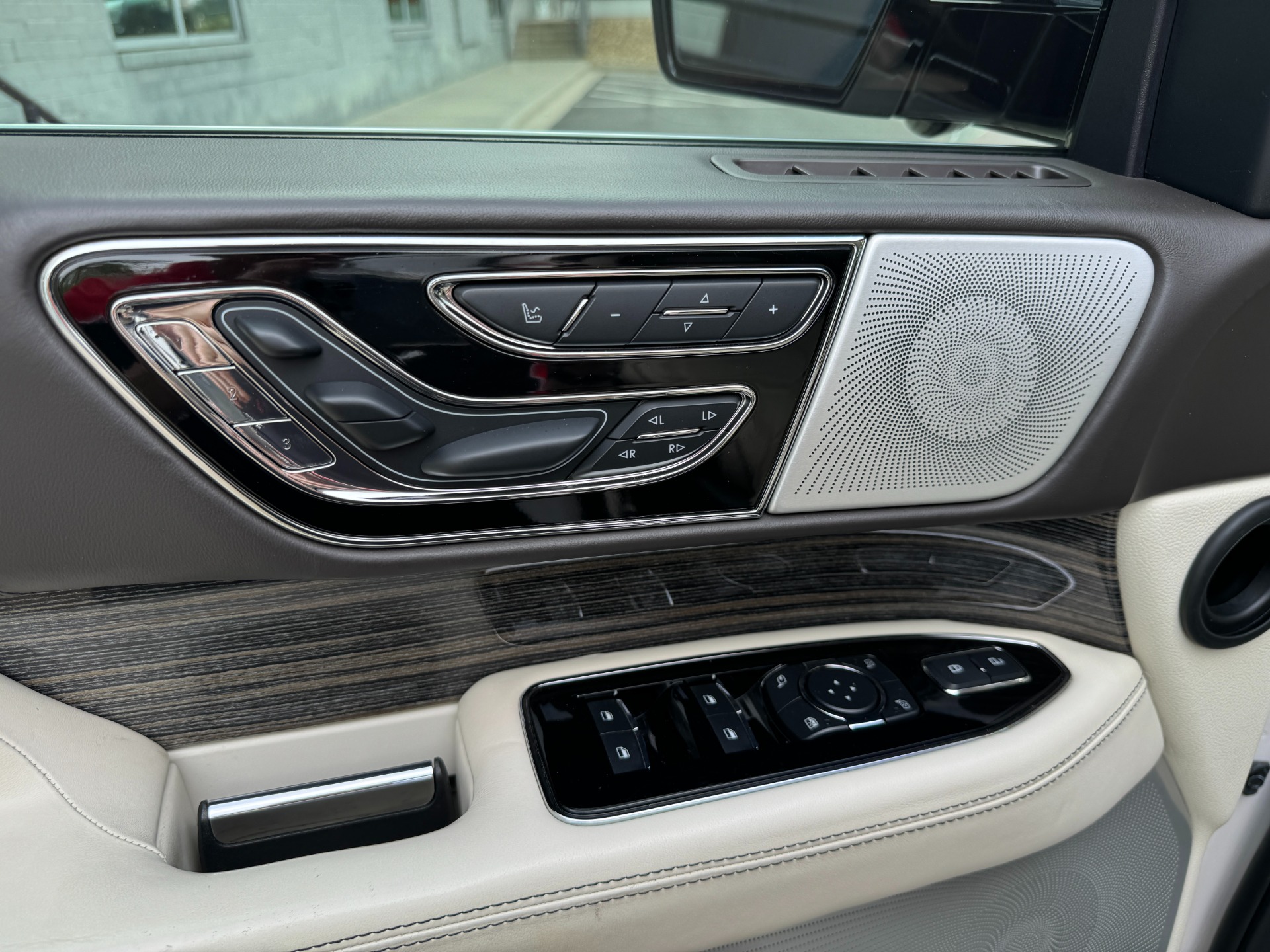 Used 2019 Lincoln Navigator L Black Label for sale Sold at Formula Imports in Charlotte NC 28227 20