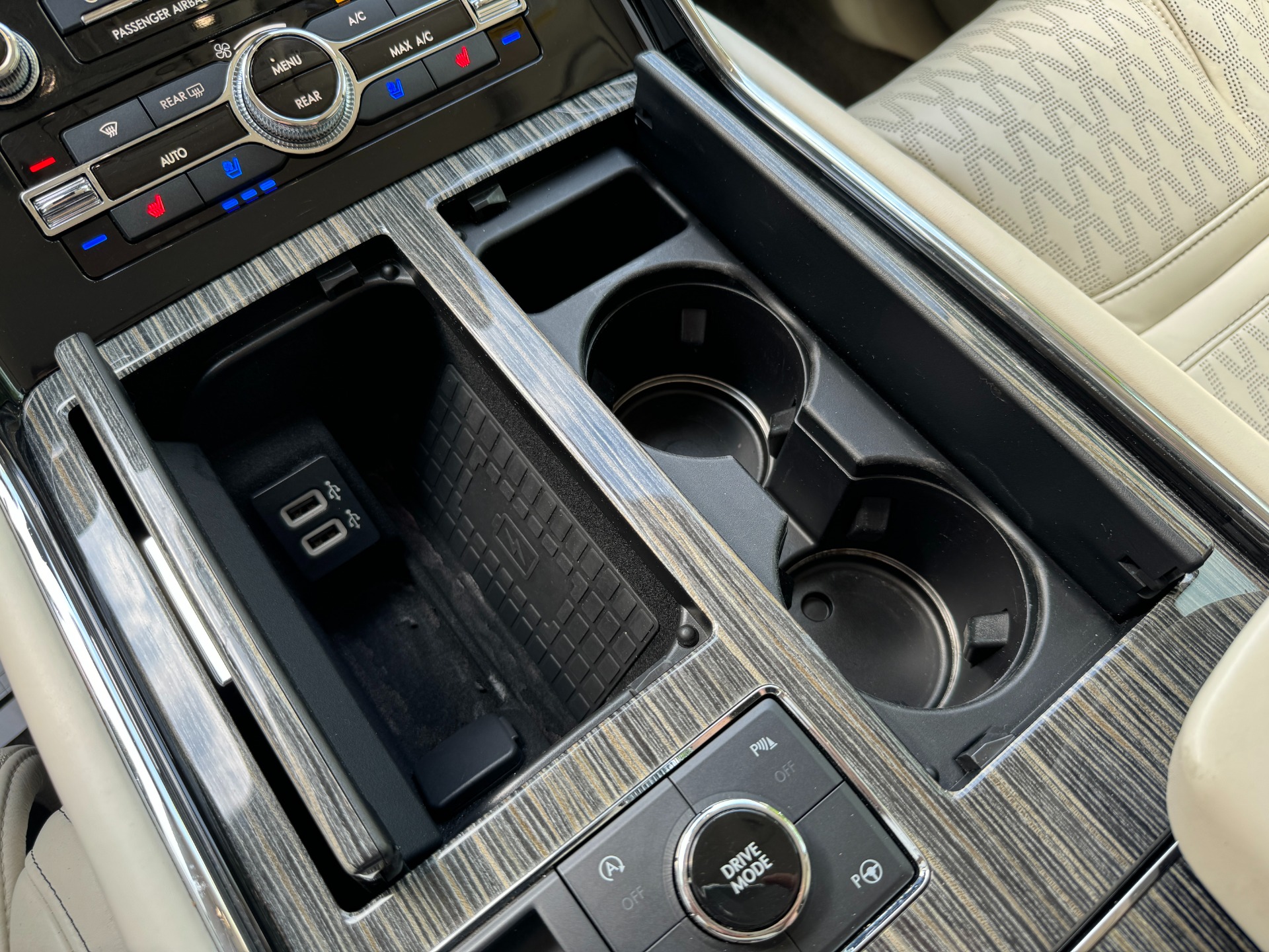 Used 2019 Lincoln Navigator L Black Label for sale Sold at Formula Imports in Charlotte NC 28227 34